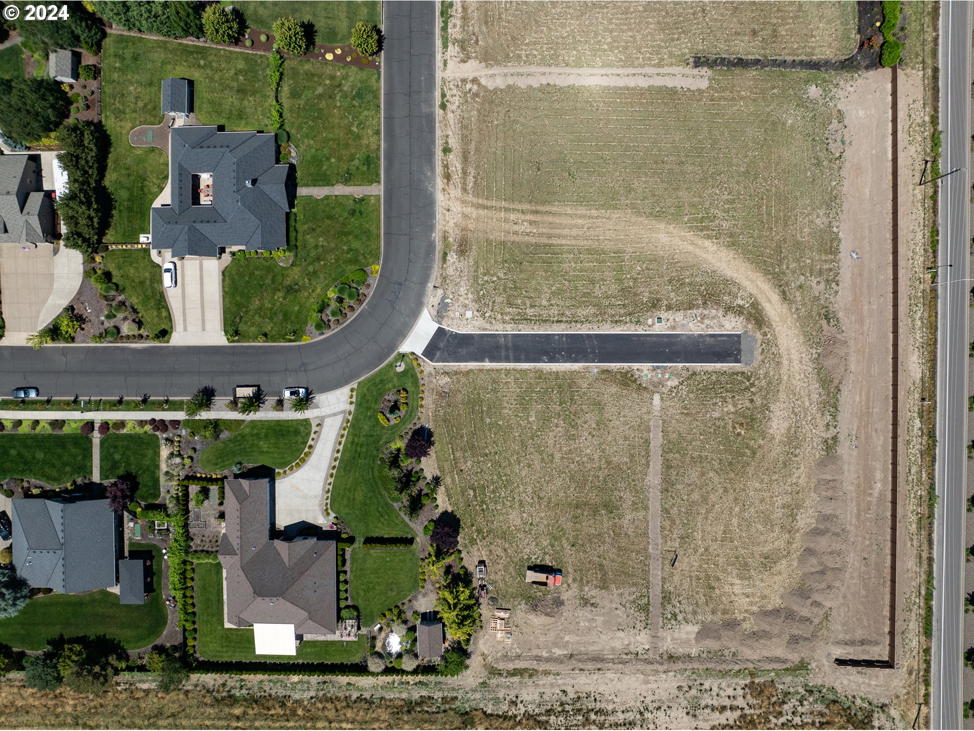 2166 NW Homer Ross LOOP 3, McMinnville Unit: 3