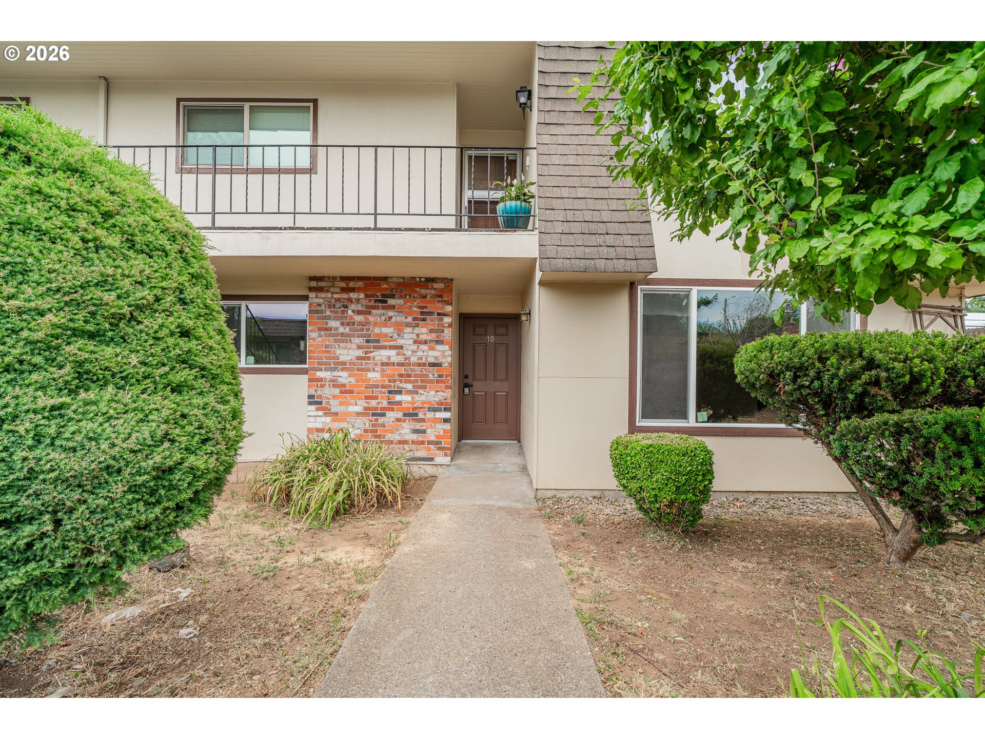 18435 NE GLISAN ST 10