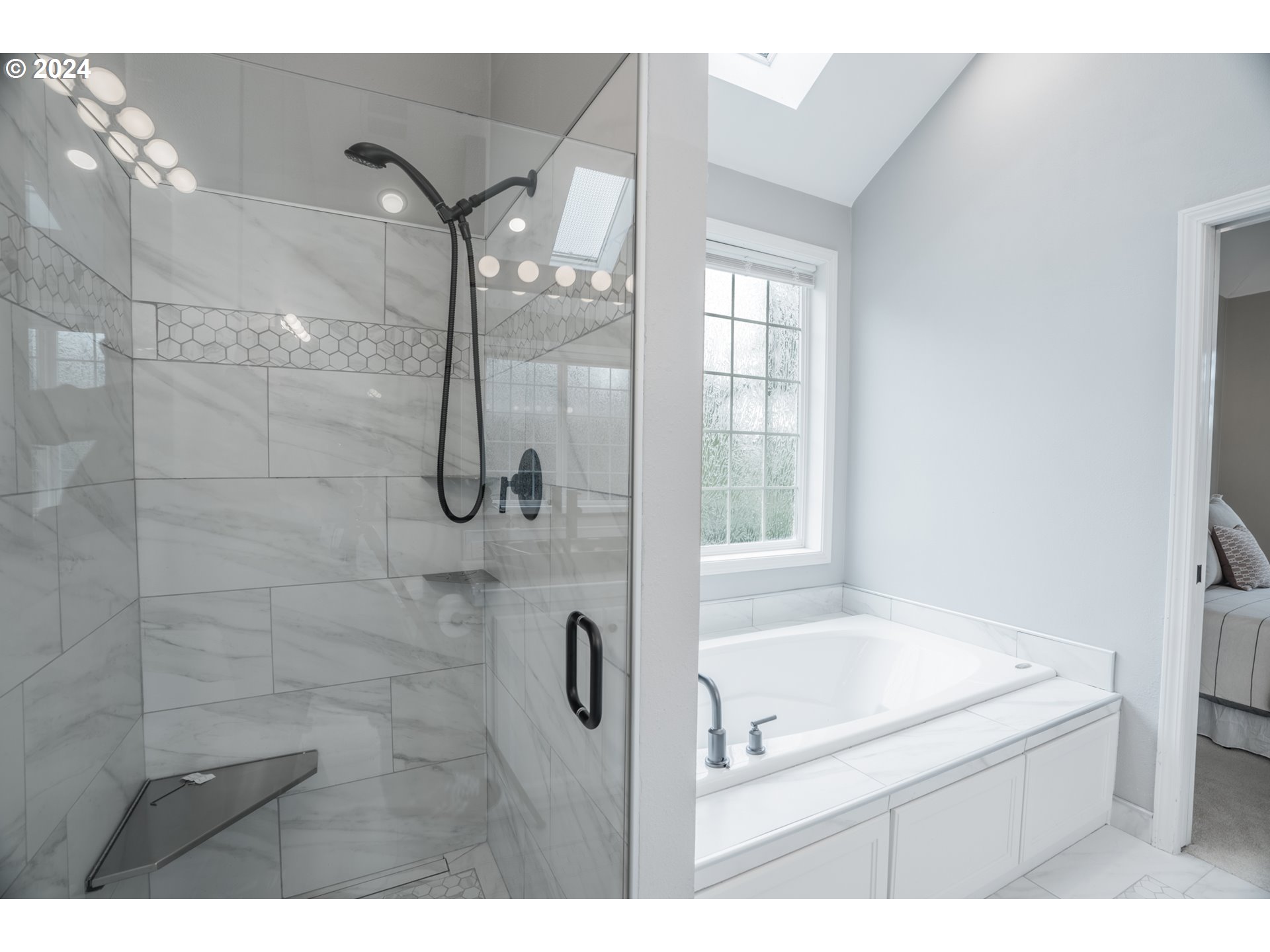 16189 NW CANTERWOOD WAY