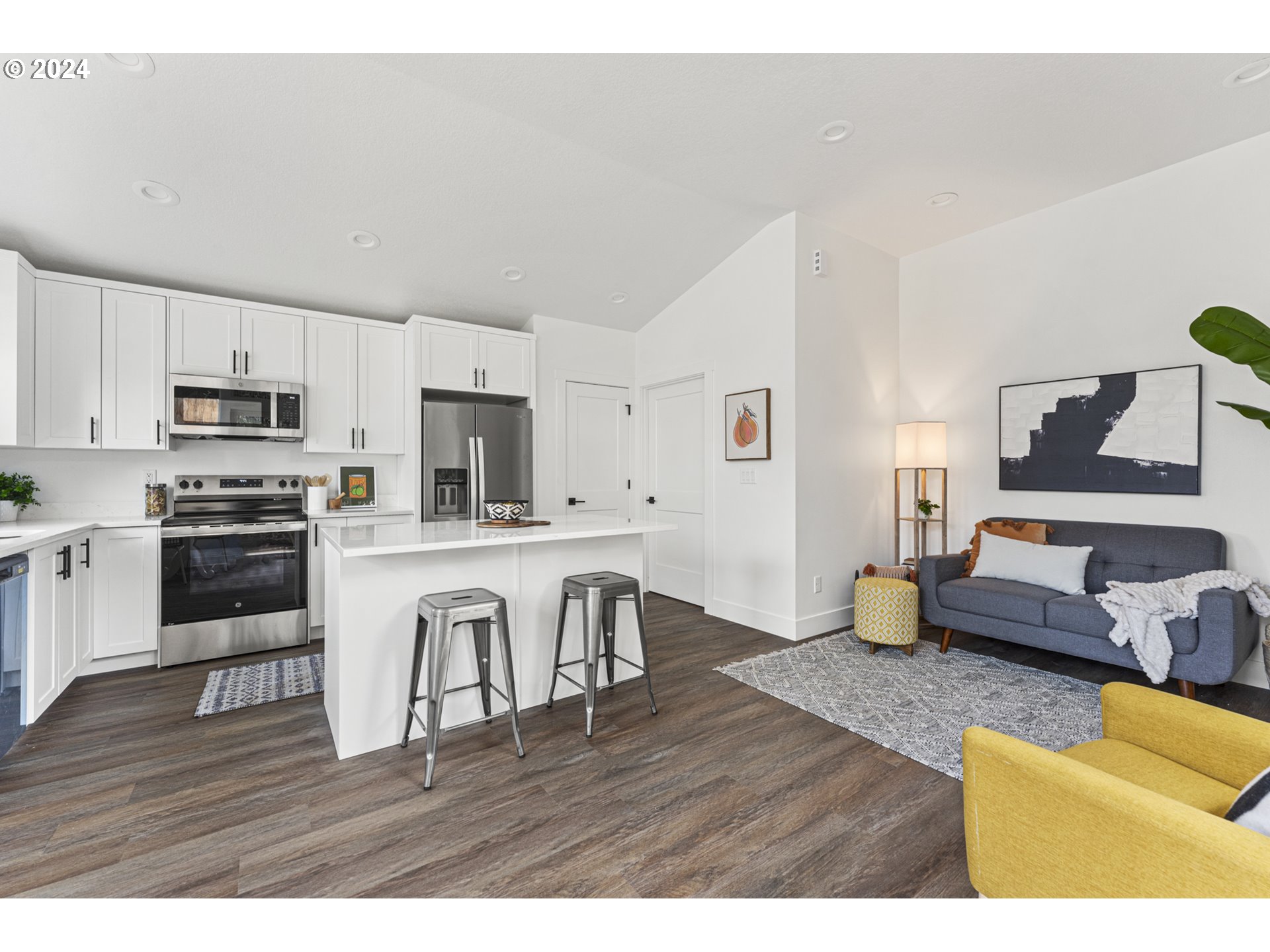 4006 NE PRESCOTT ST B