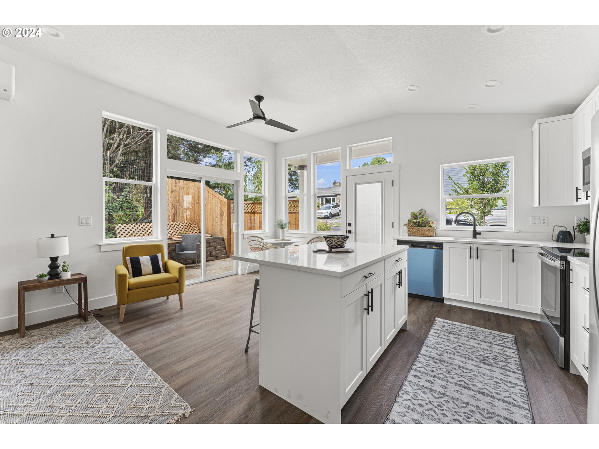 4006 NE PRESCOTT ST B