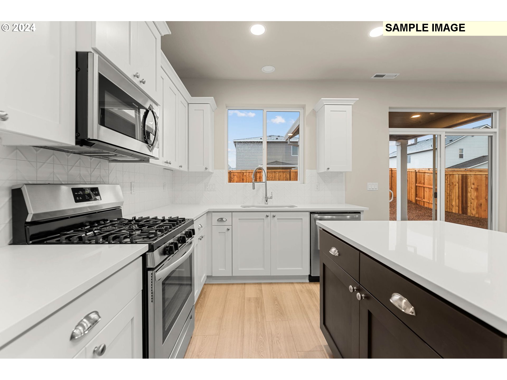 2918 S QUARTZ DR LT697