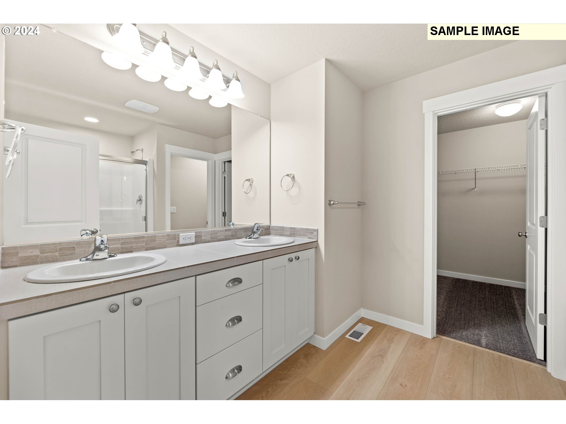 2918 S QUARTZ DR LT697