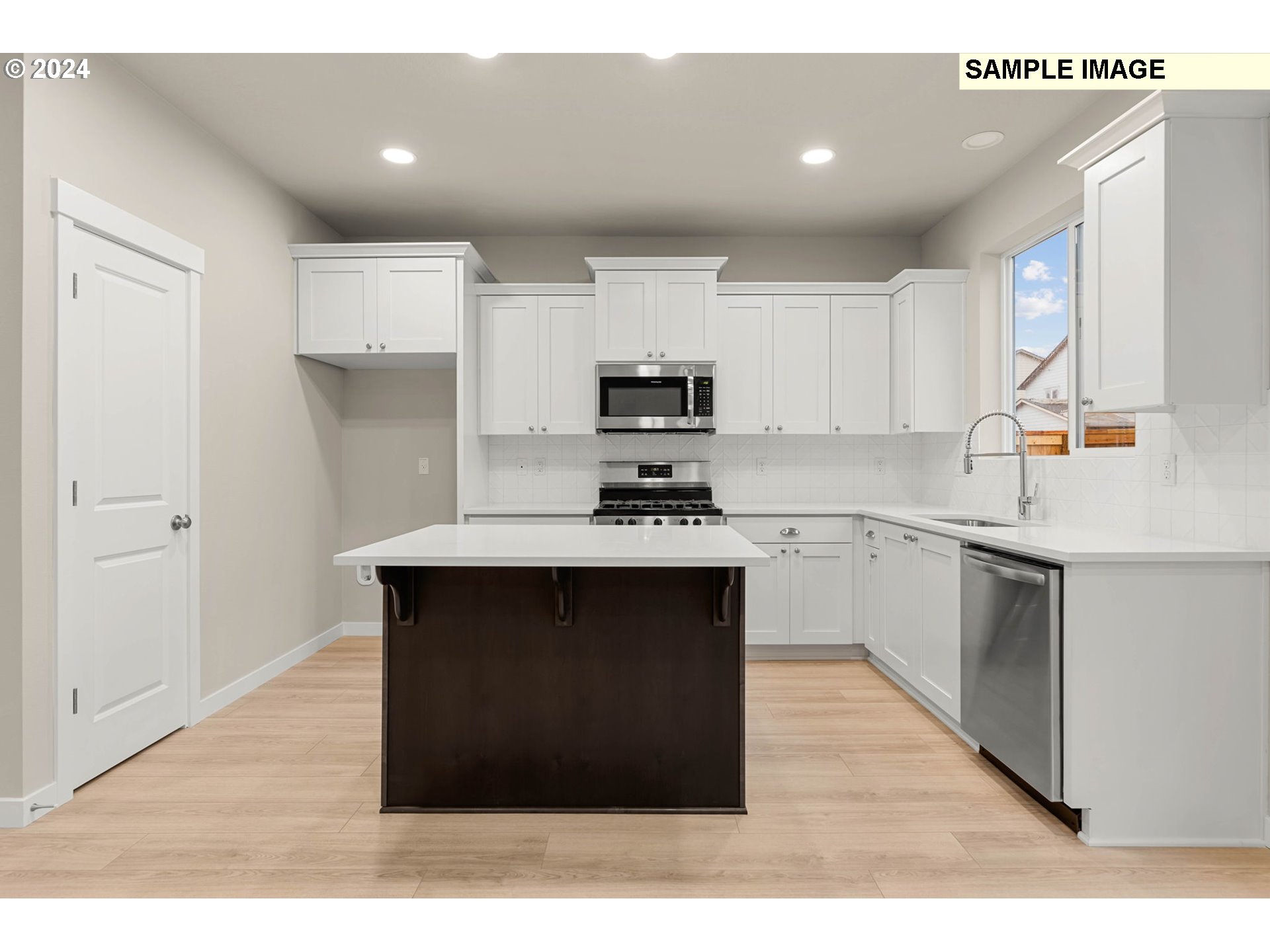 2918 S QUARTZ DR LT697