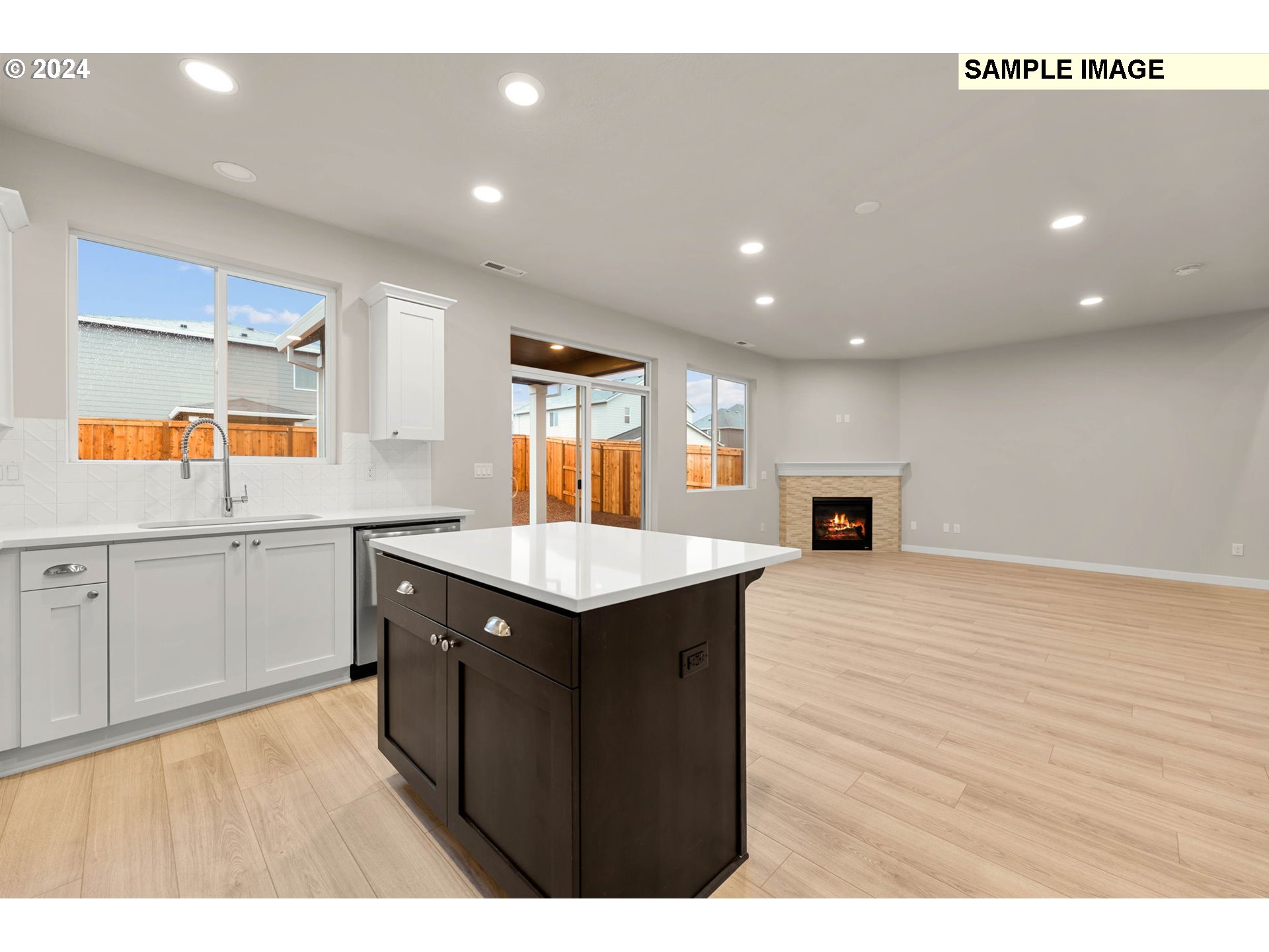 2918 S QUARTZ DR LT697