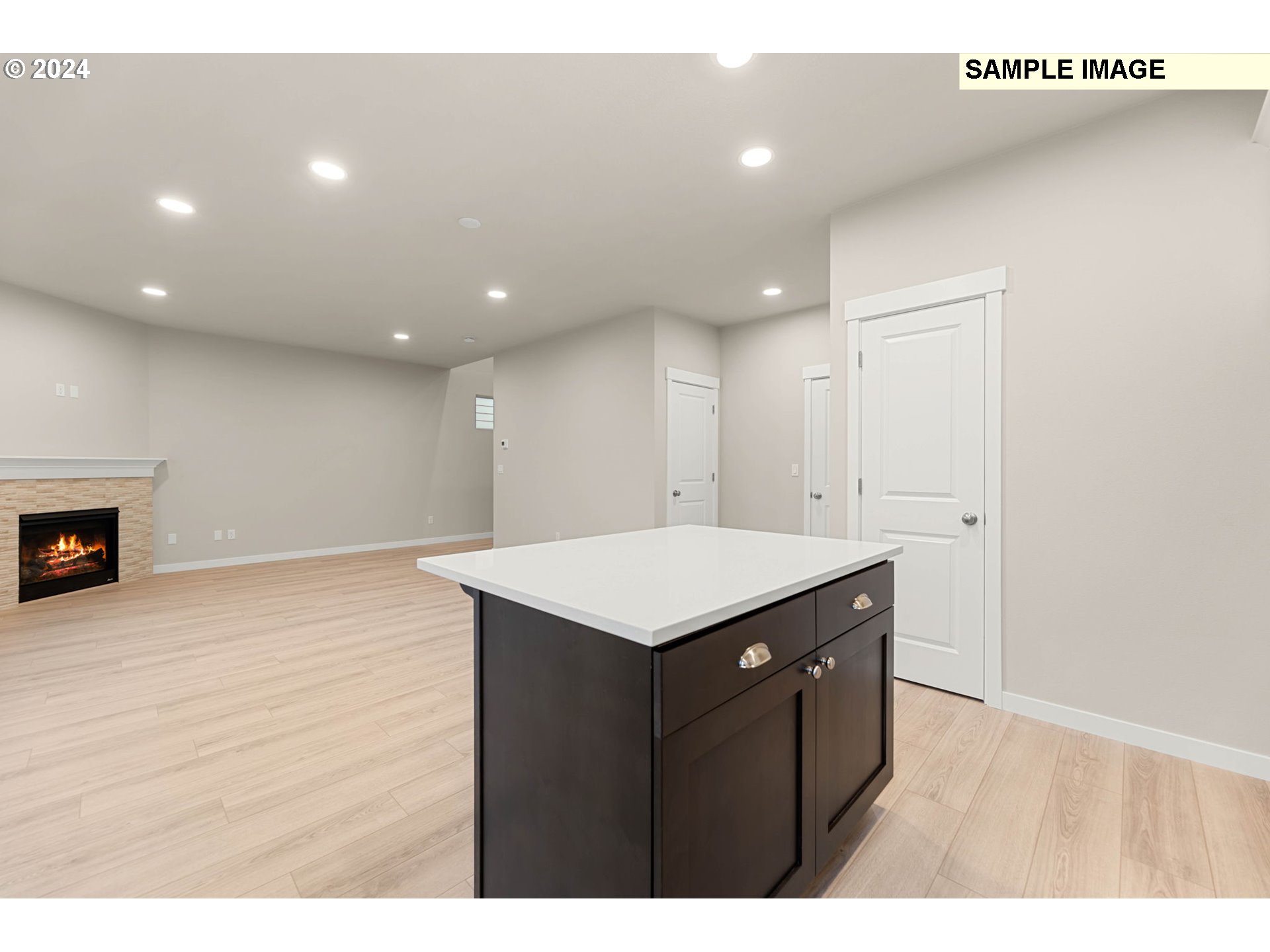 2918 S QUARTZ DR LT697