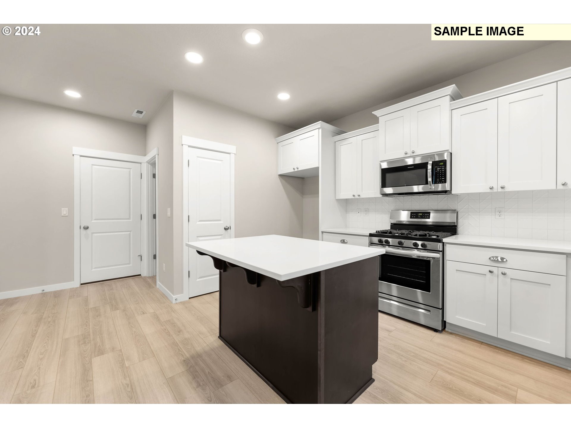 2918 S QUARTZ DR LT697