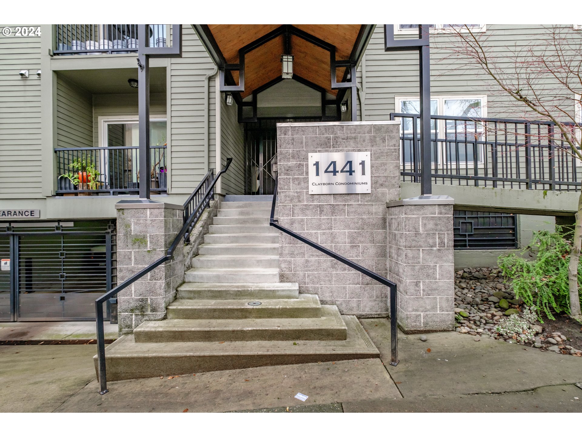 1441 SW CLAY ST 102