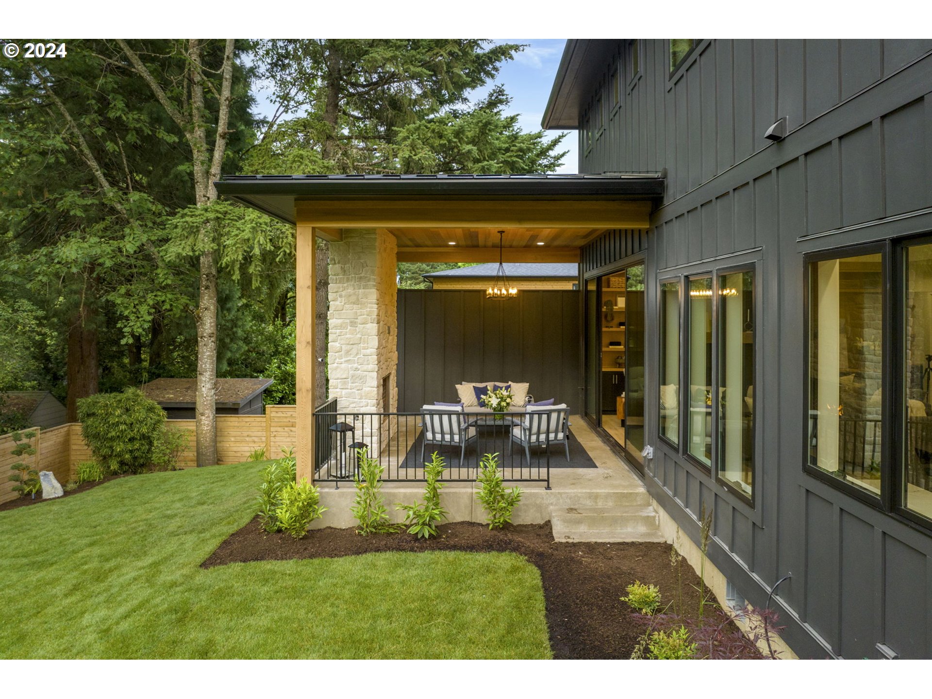1755 MAPLELEAF RD