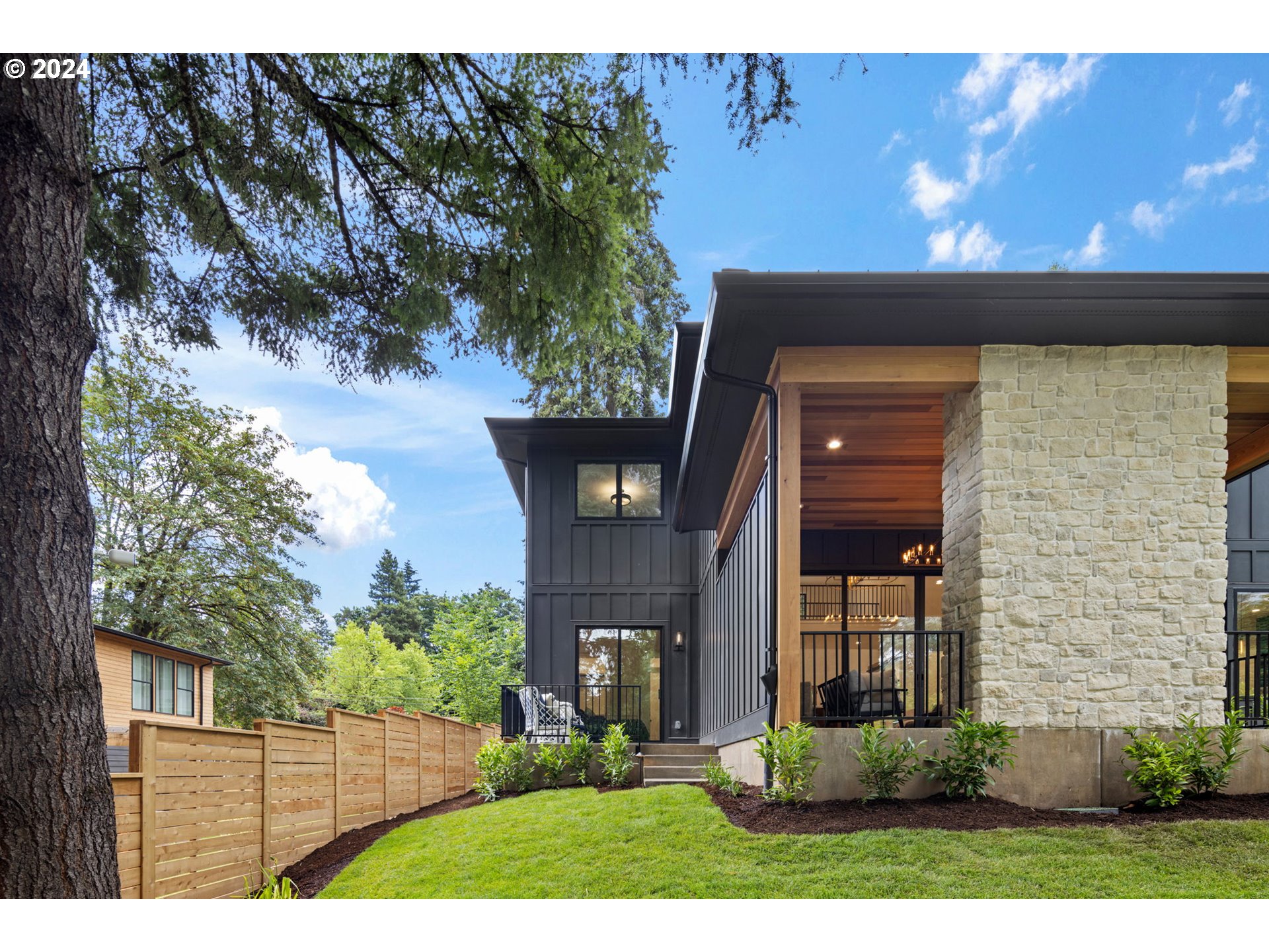 1755 MAPLELEAF RD