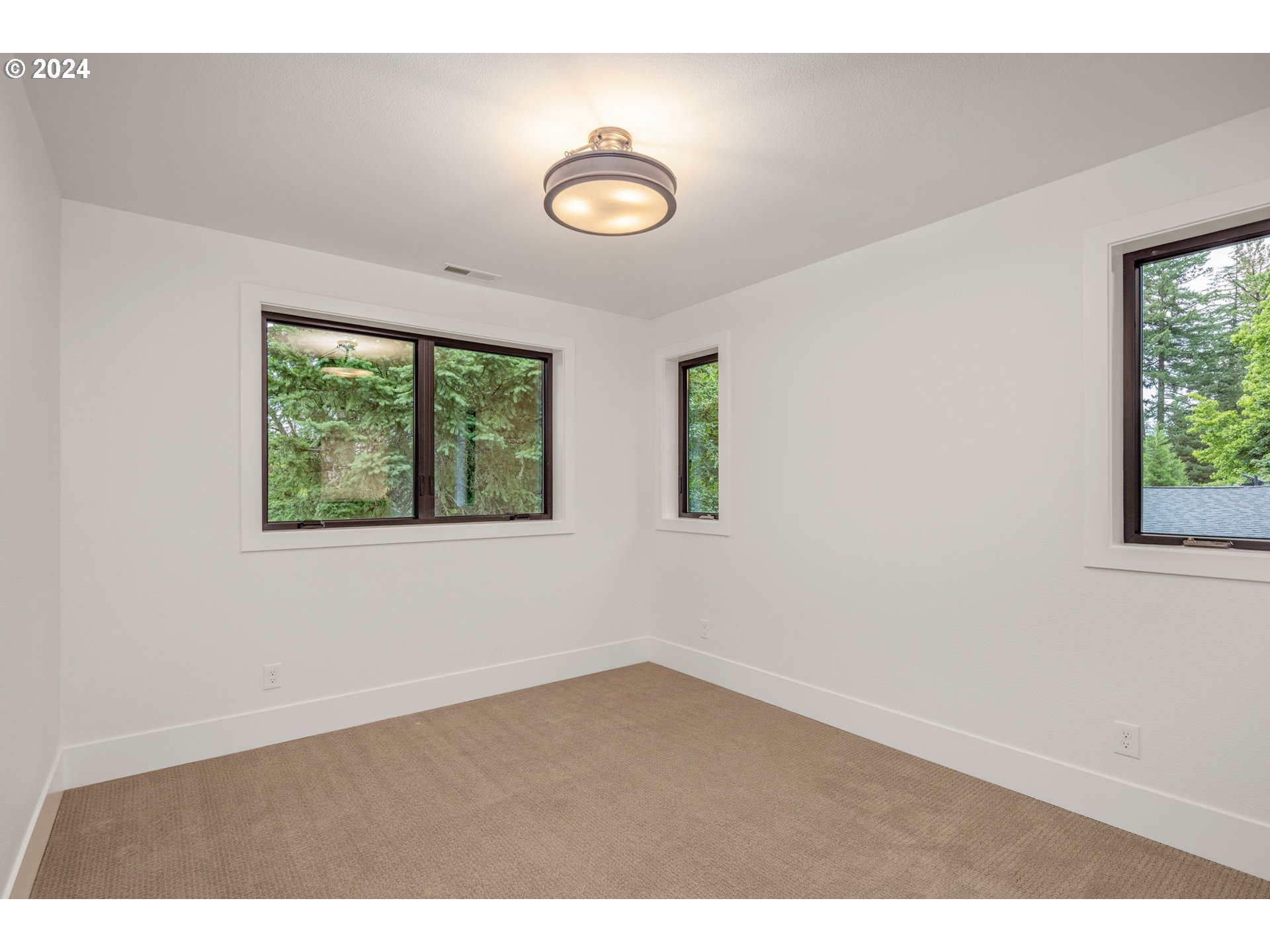 1755 MAPLELEAF RD