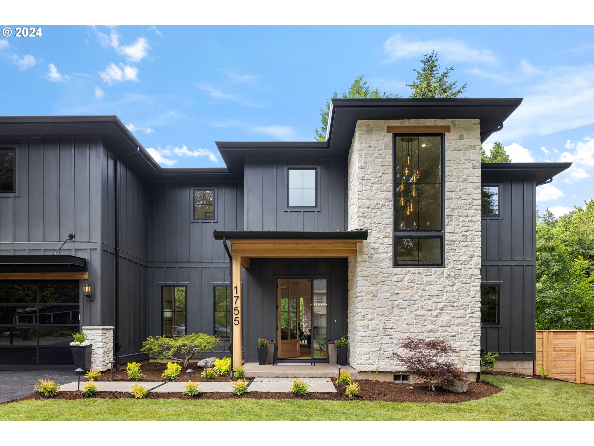 1755 MAPLELEAF RD