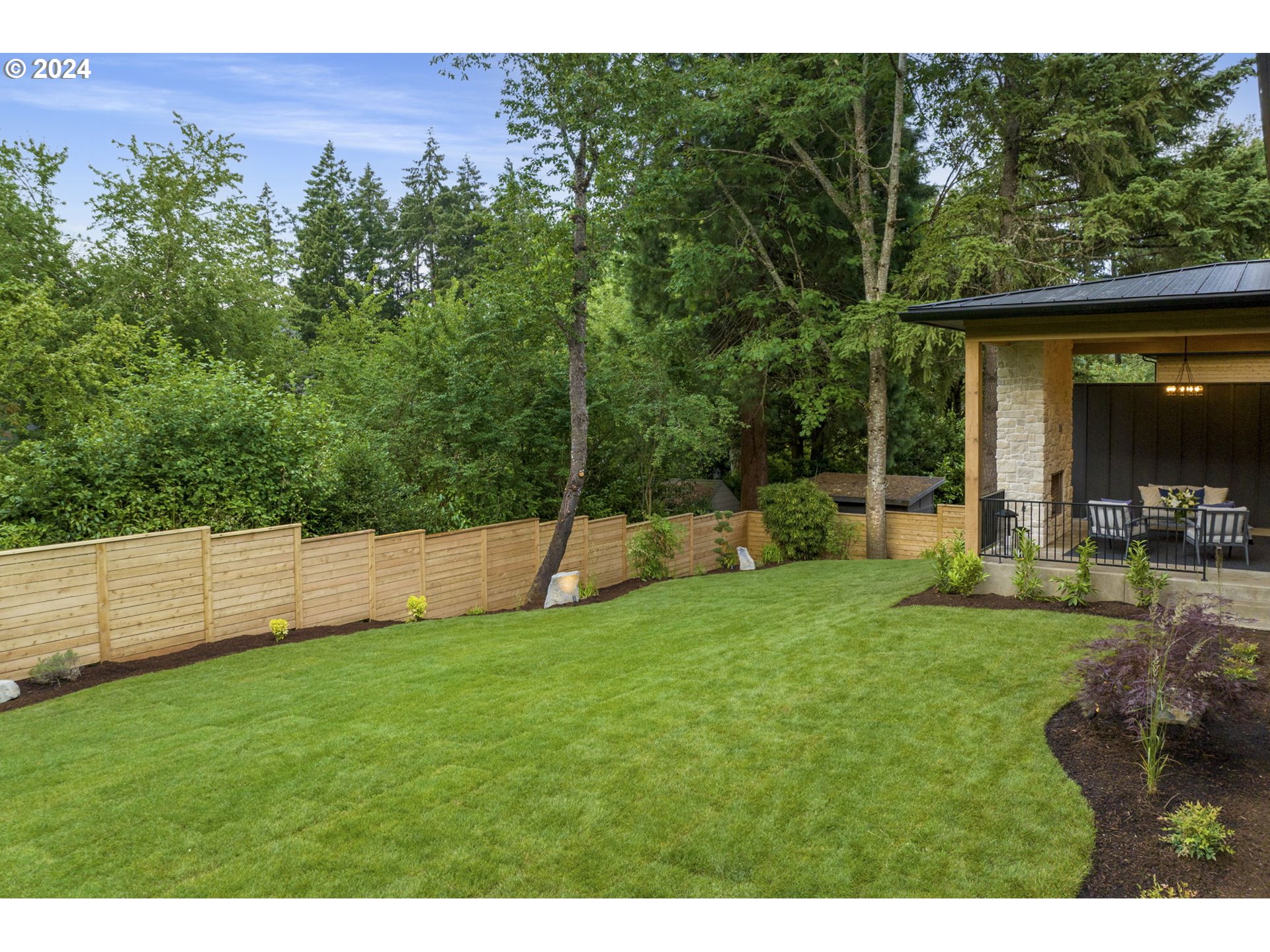 1755 MAPLELEAF RD