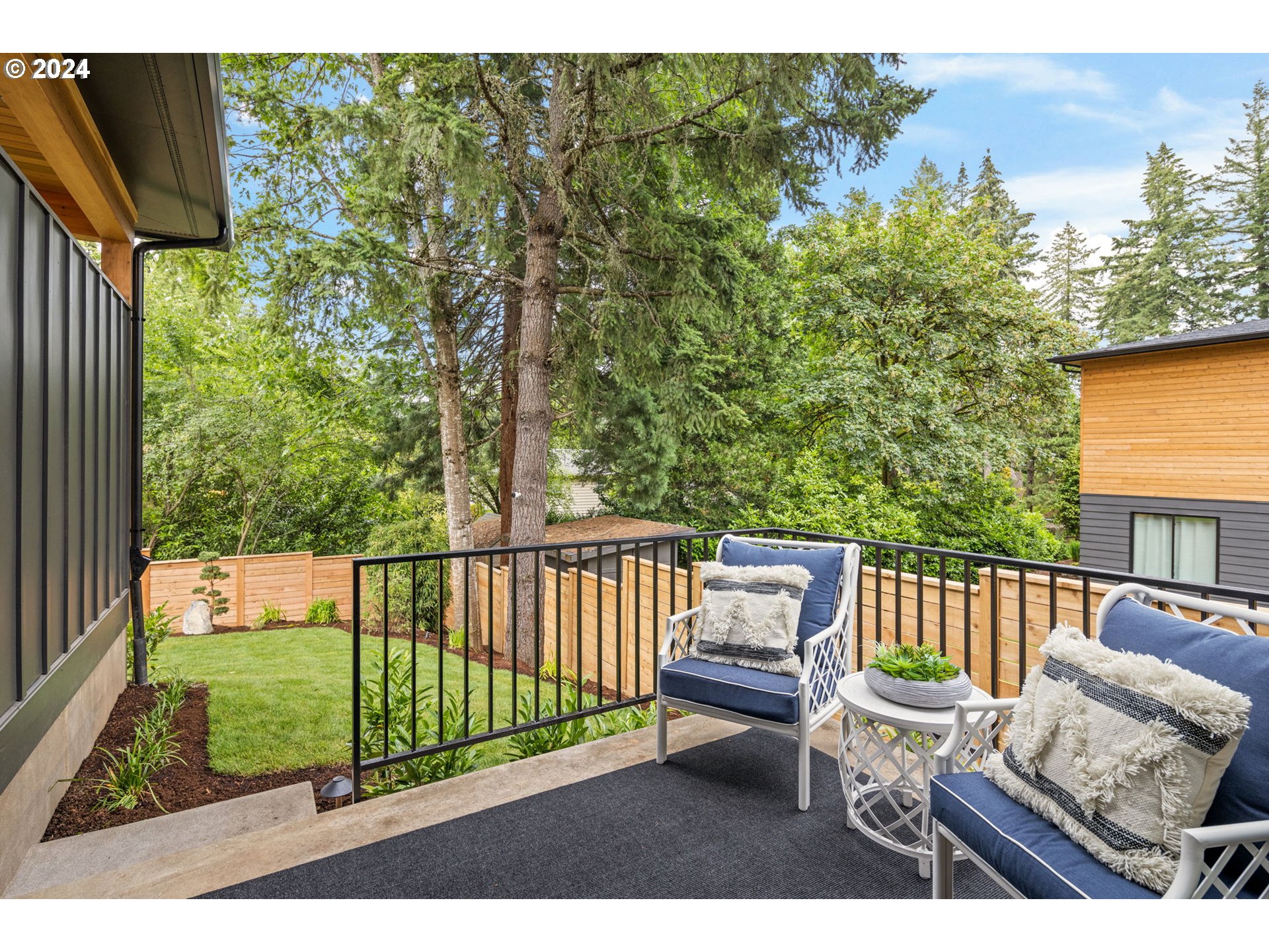 1755 MAPLELEAF RD