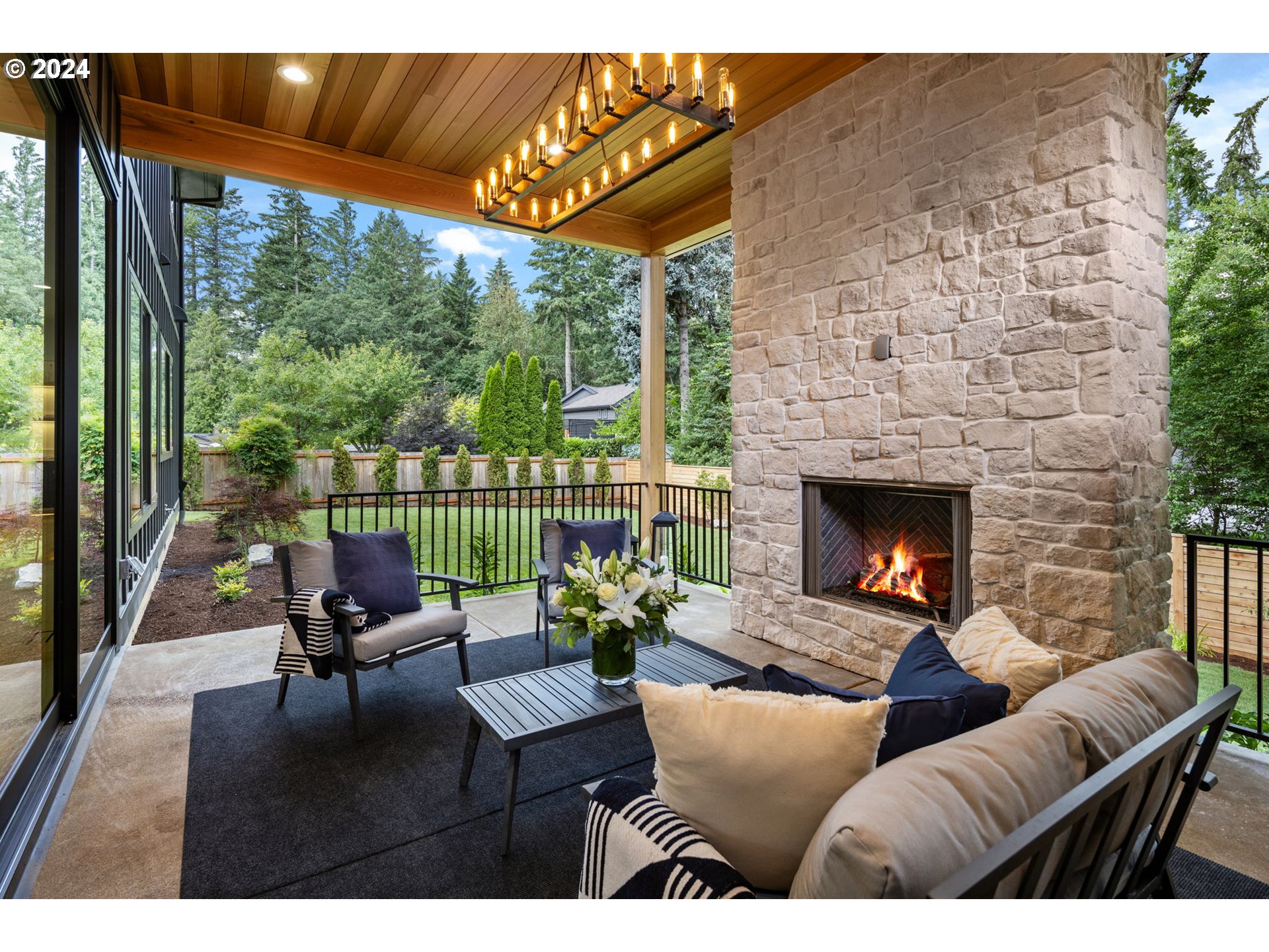 1755 MAPLELEAF RD