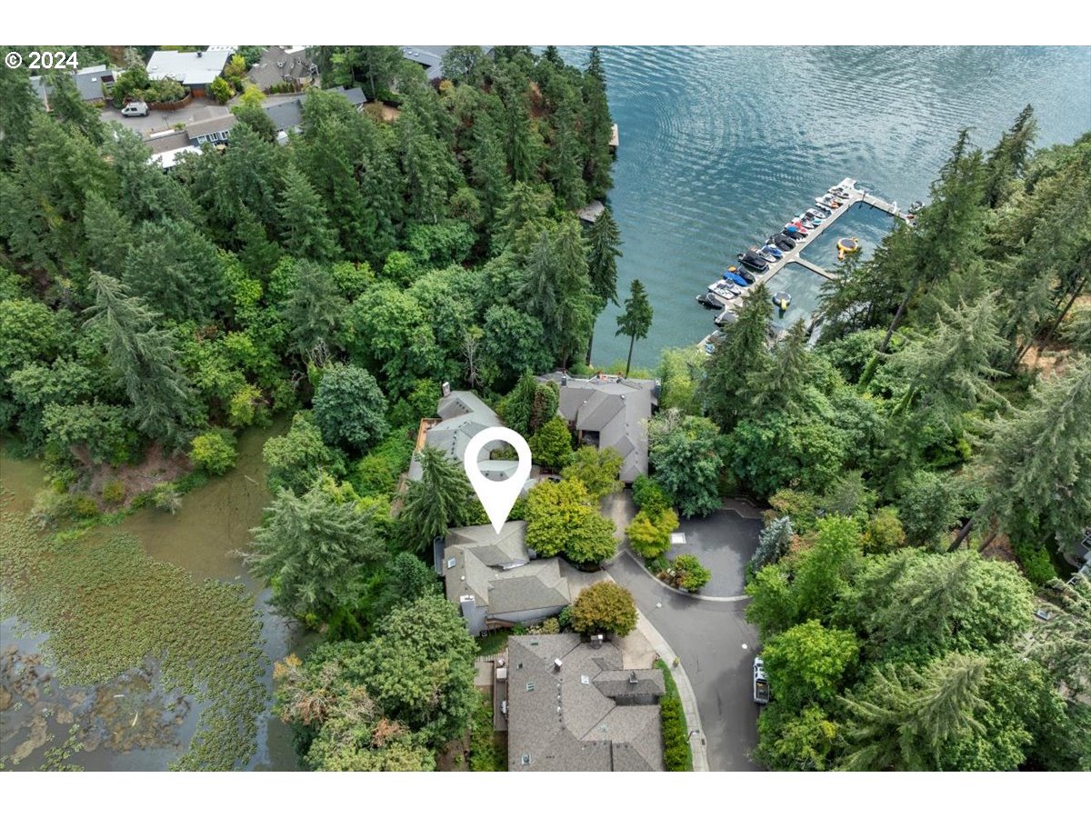 1571 BAY VIEW LN