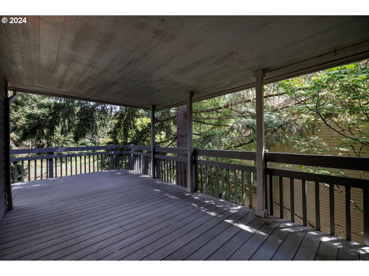 1571 BAY VIEW LN