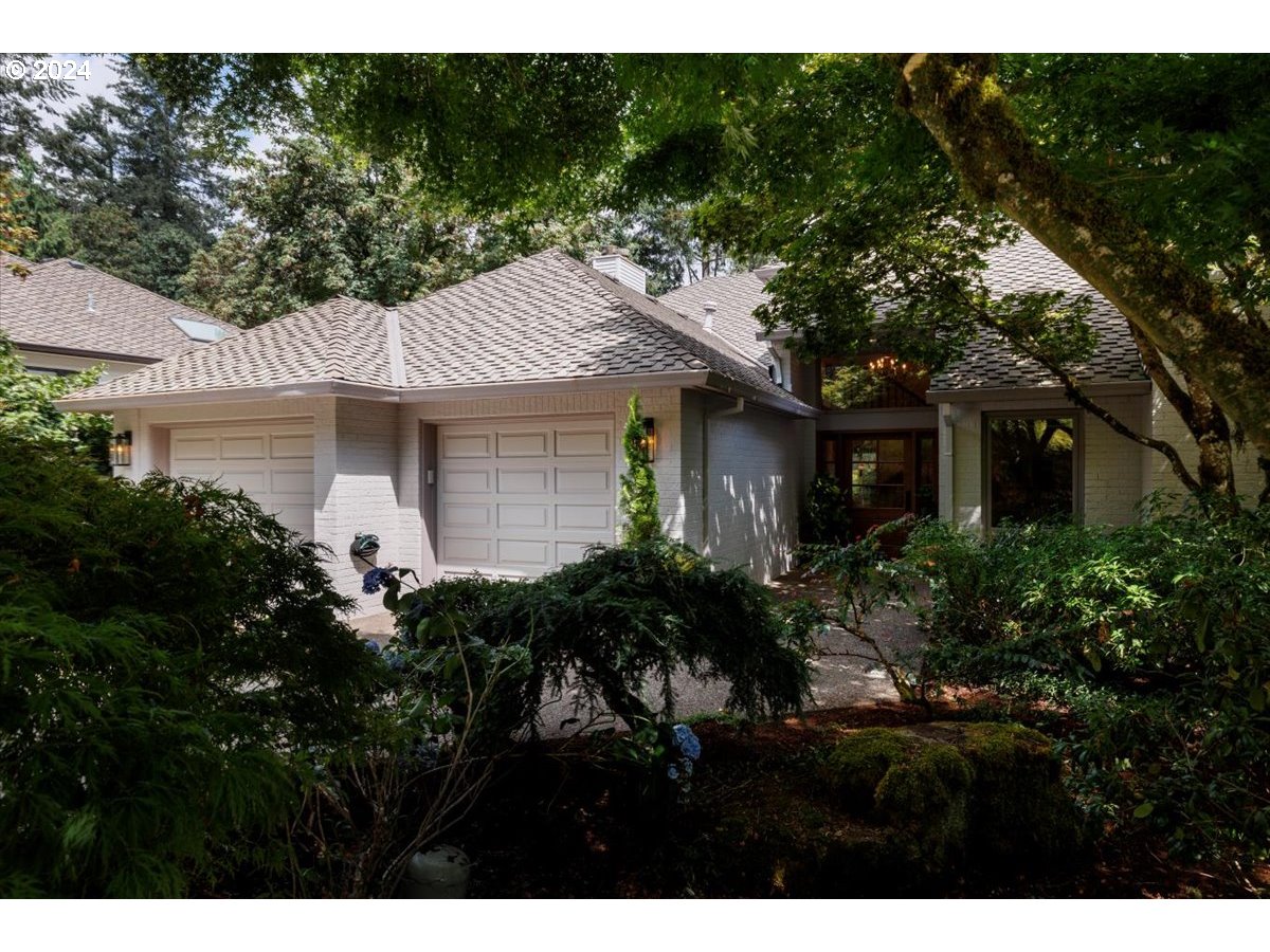 1571 BAY VIEW LN