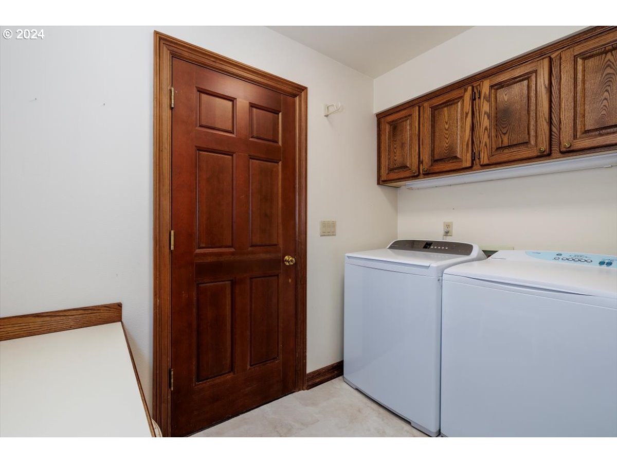 1571 BAY VIEW LN