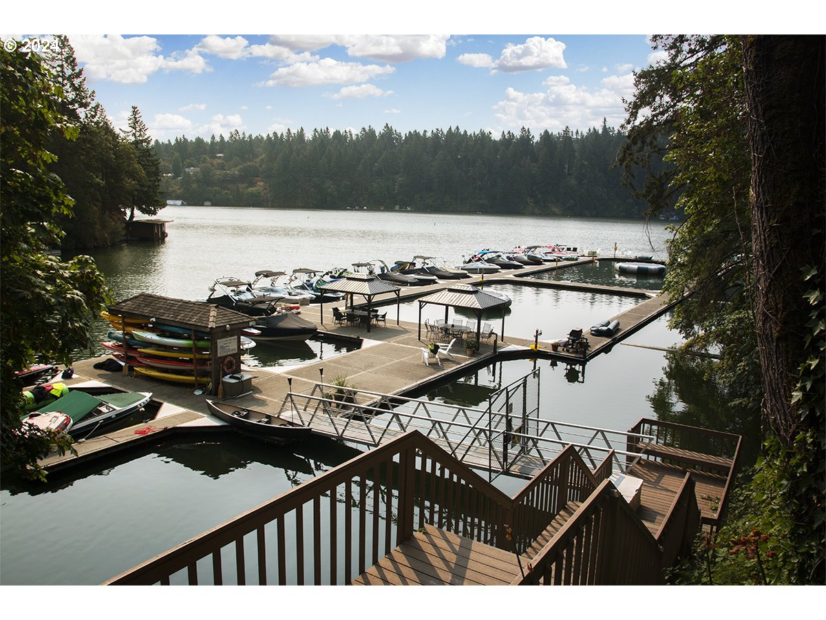 1571 BAY VIEW LN