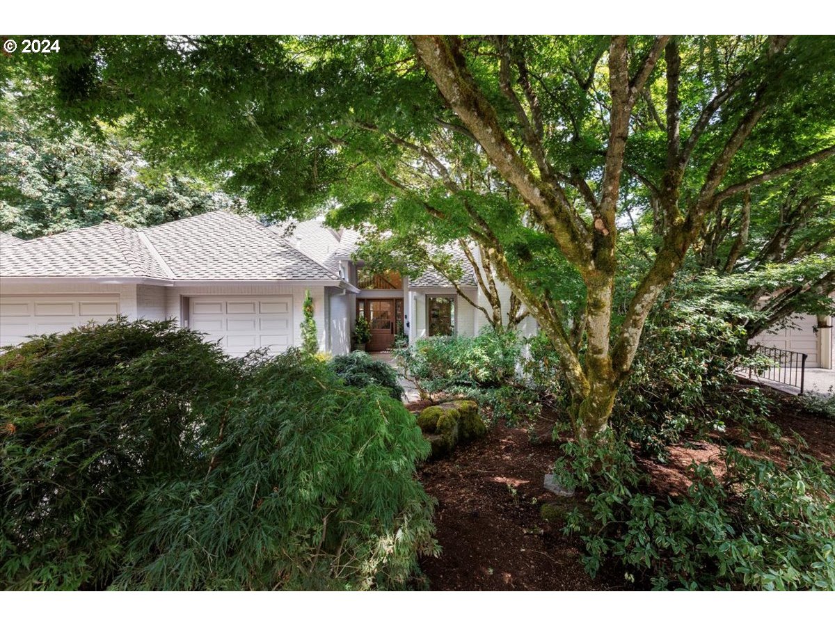 1571 BAY VIEW LN
