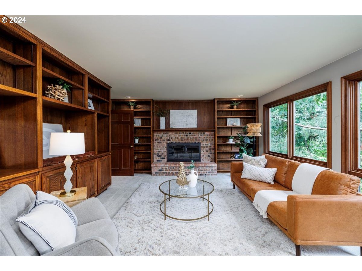 1571 BAY VIEW LN