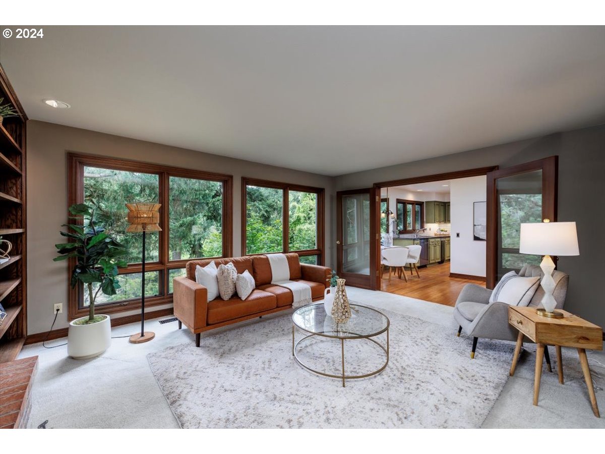 1571 BAY VIEW LN