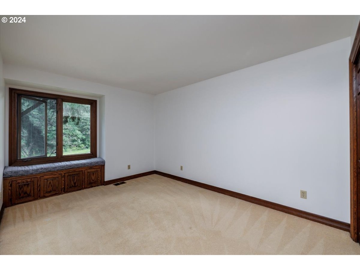 1571 BAY VIEW LN