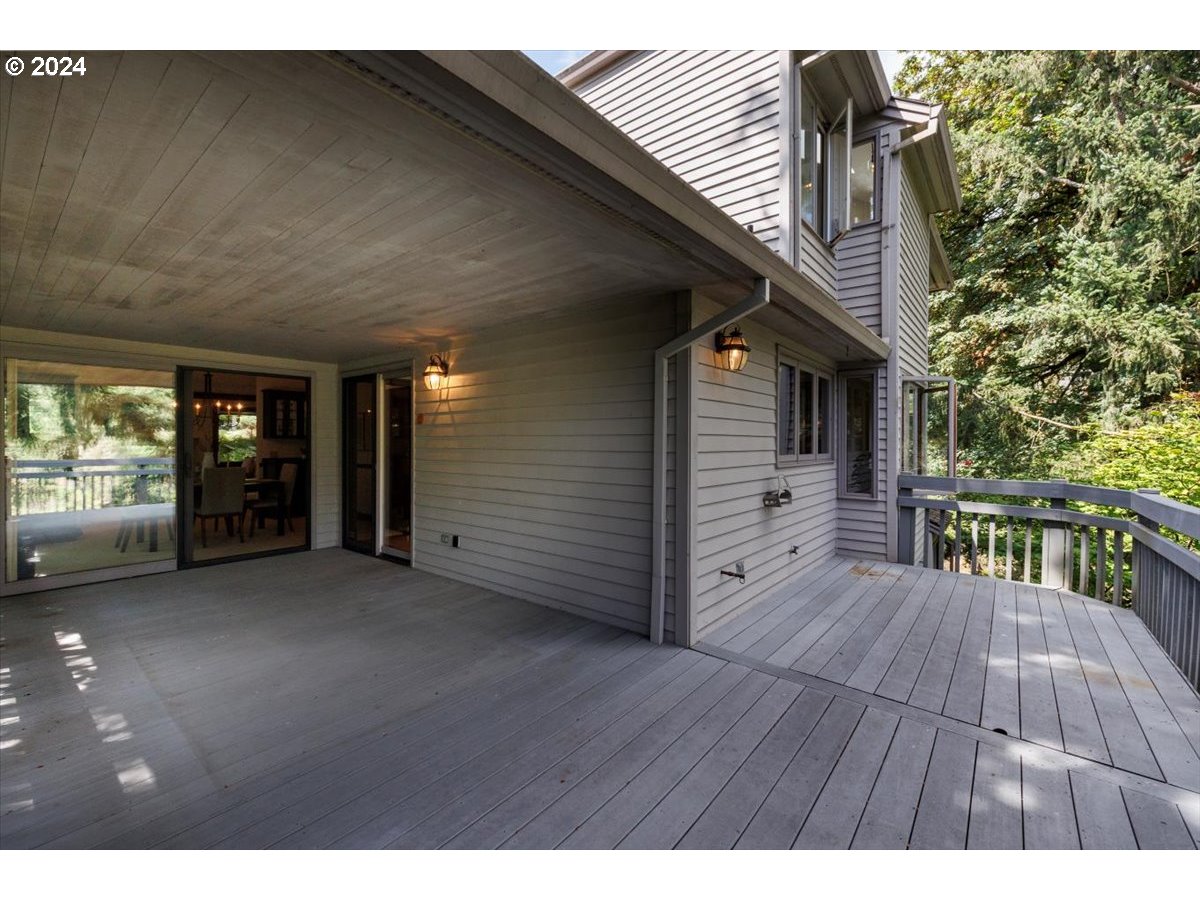 1571 BAY VIEW LN