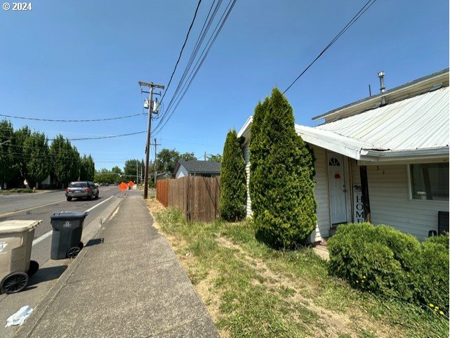 1931 SE SANTIAM RD