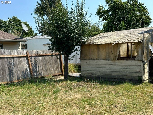 1931 SE SANTIAM RD