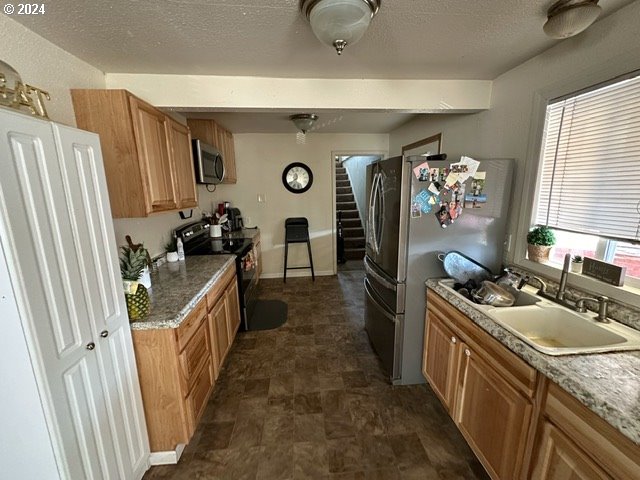 1931 SE SANTIAM RD