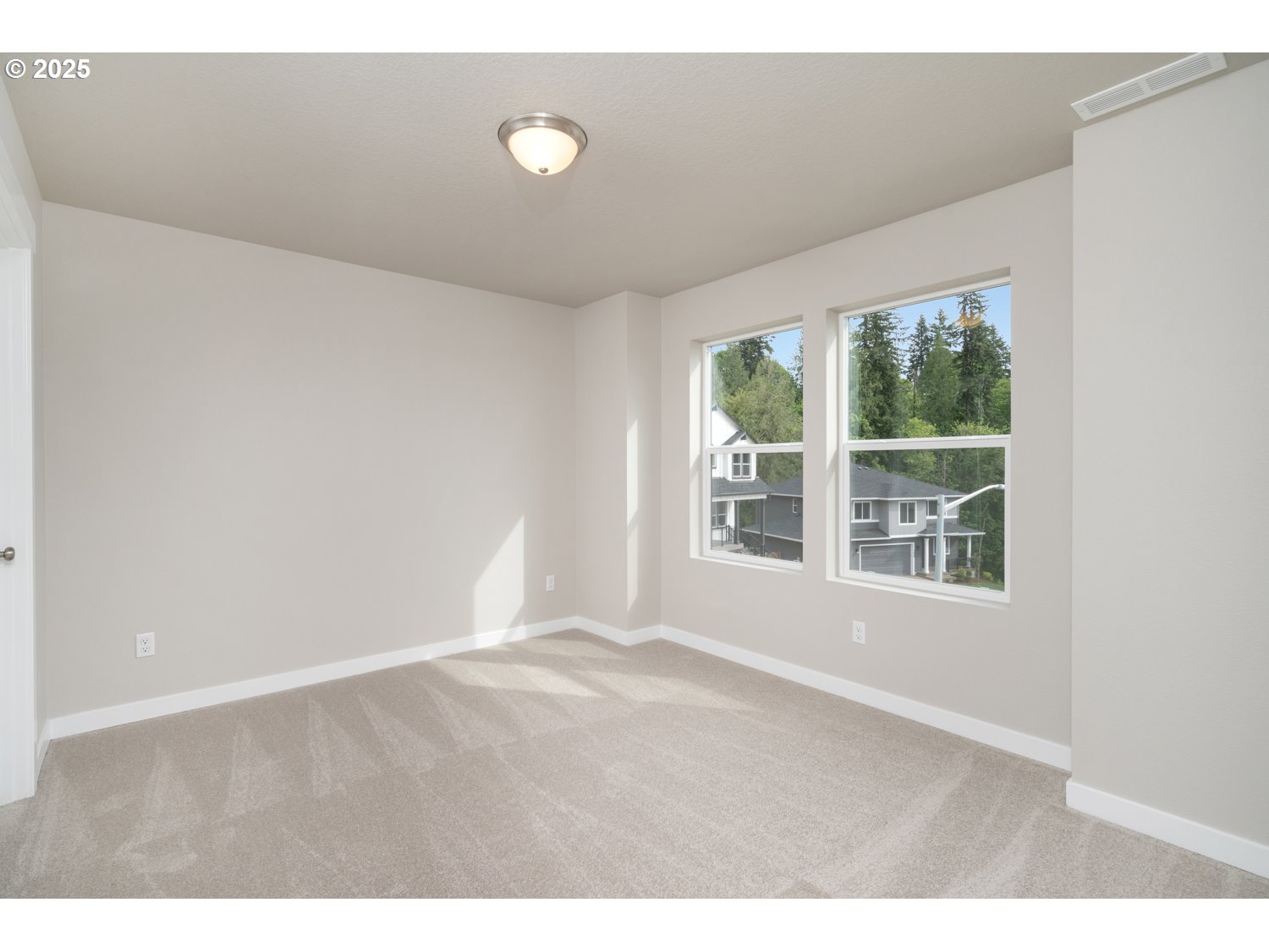 1607 NE JOSEPHINE CT