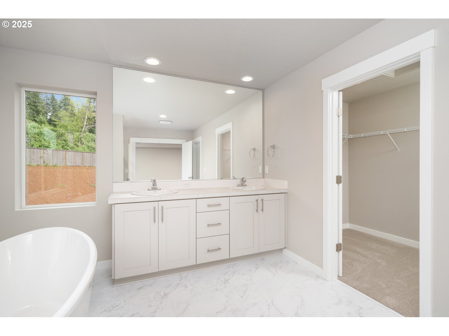 1607 NE JOSEPHINE CT