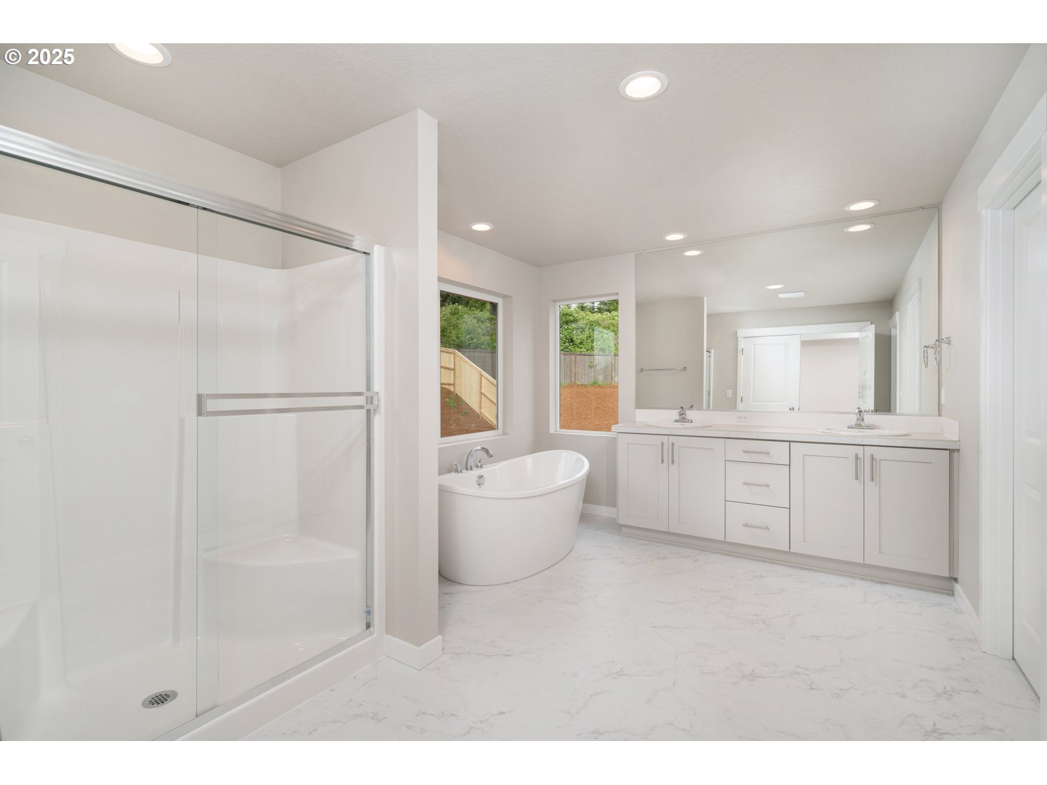 1607 NE JOSEPHINE CT