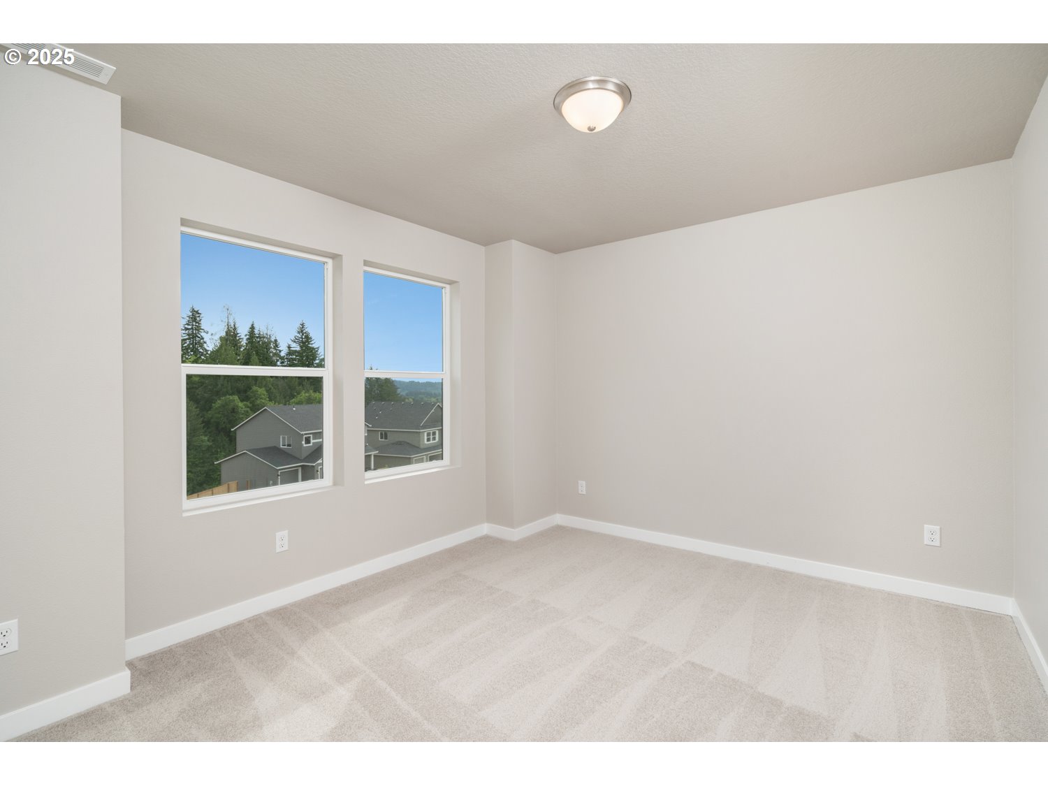 1607 NE JOSEPHINE CT