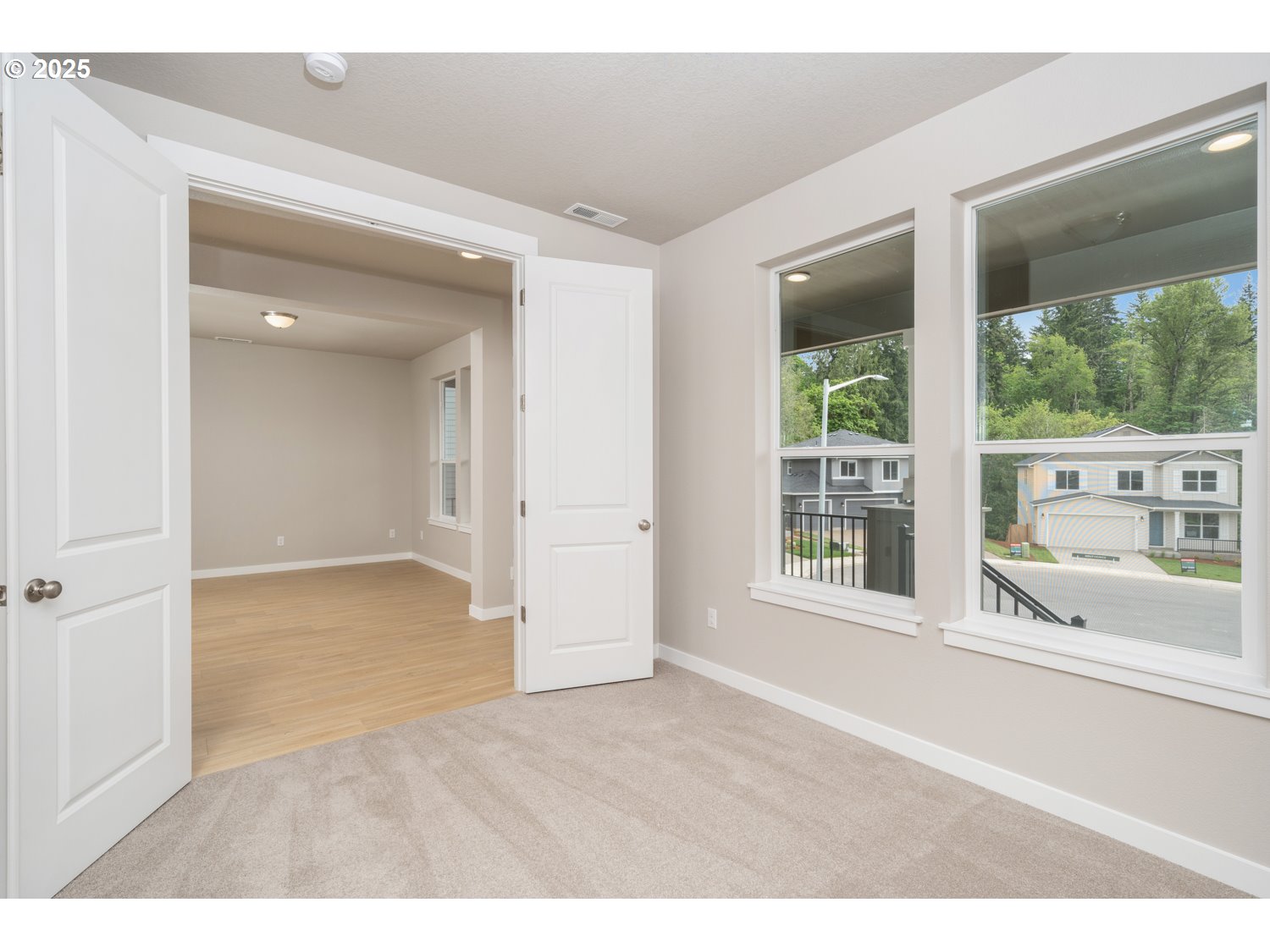 1607 NE JOSEPHINE CT