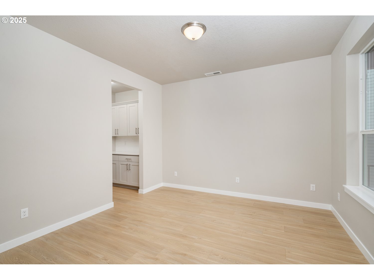 1607 NE JOSEPHINE CT