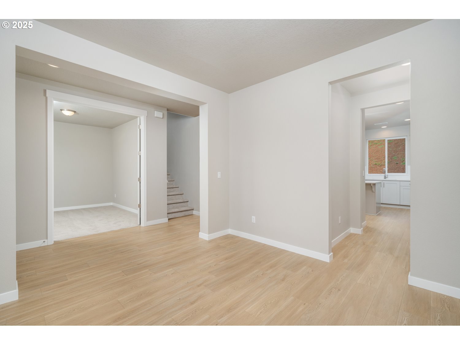 1607 NE JOSEPHINE CT