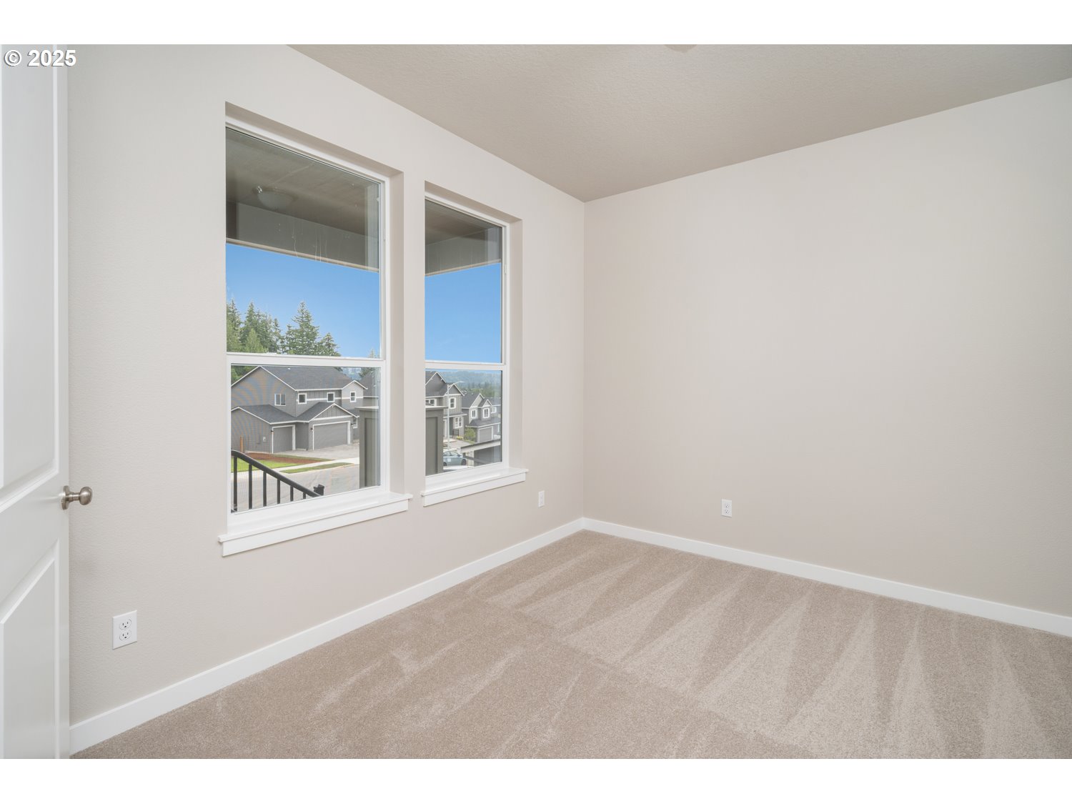 1607 NE JOSEPHINE CT