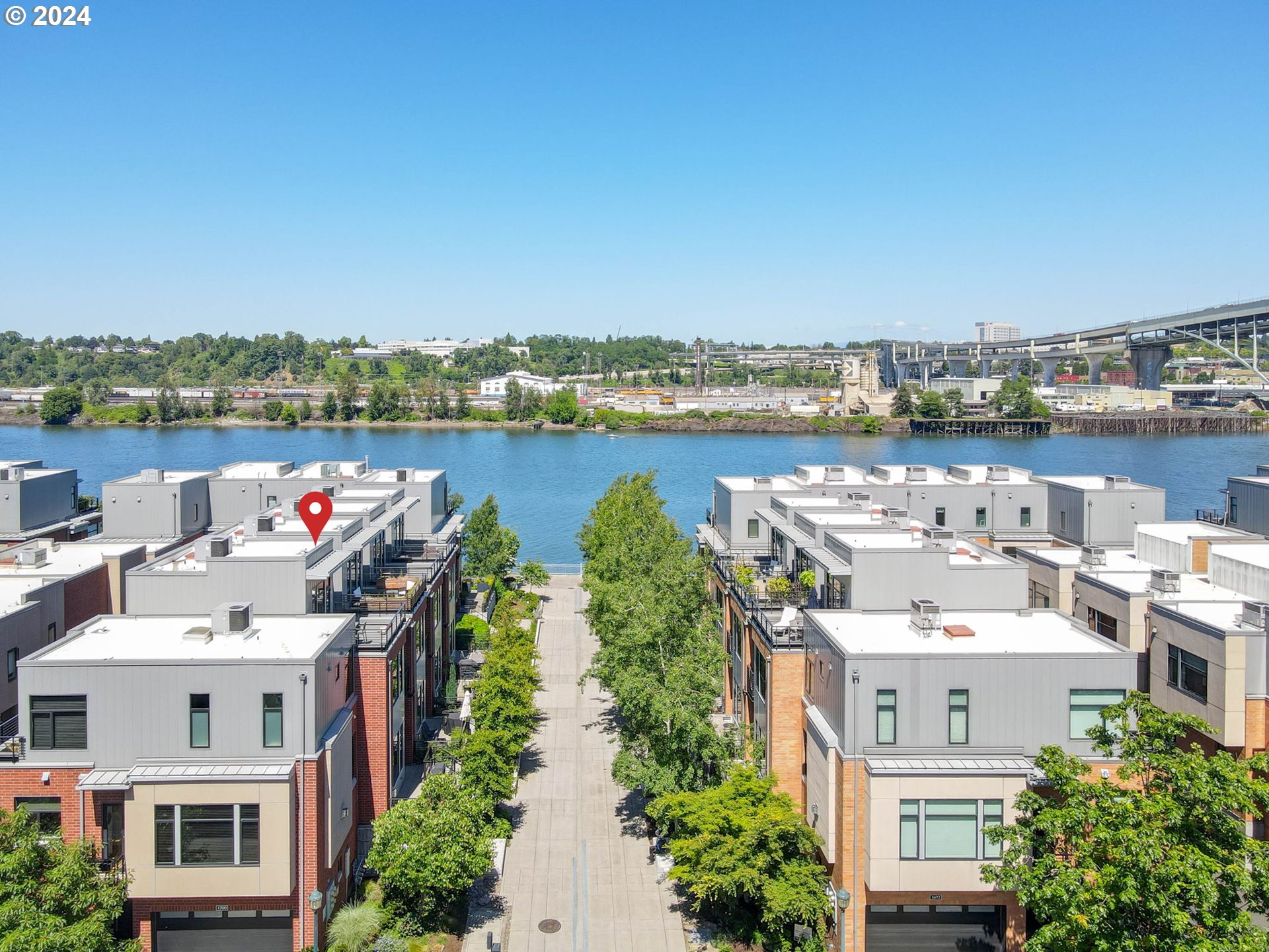 1704 NW RIVERSCAPE ST