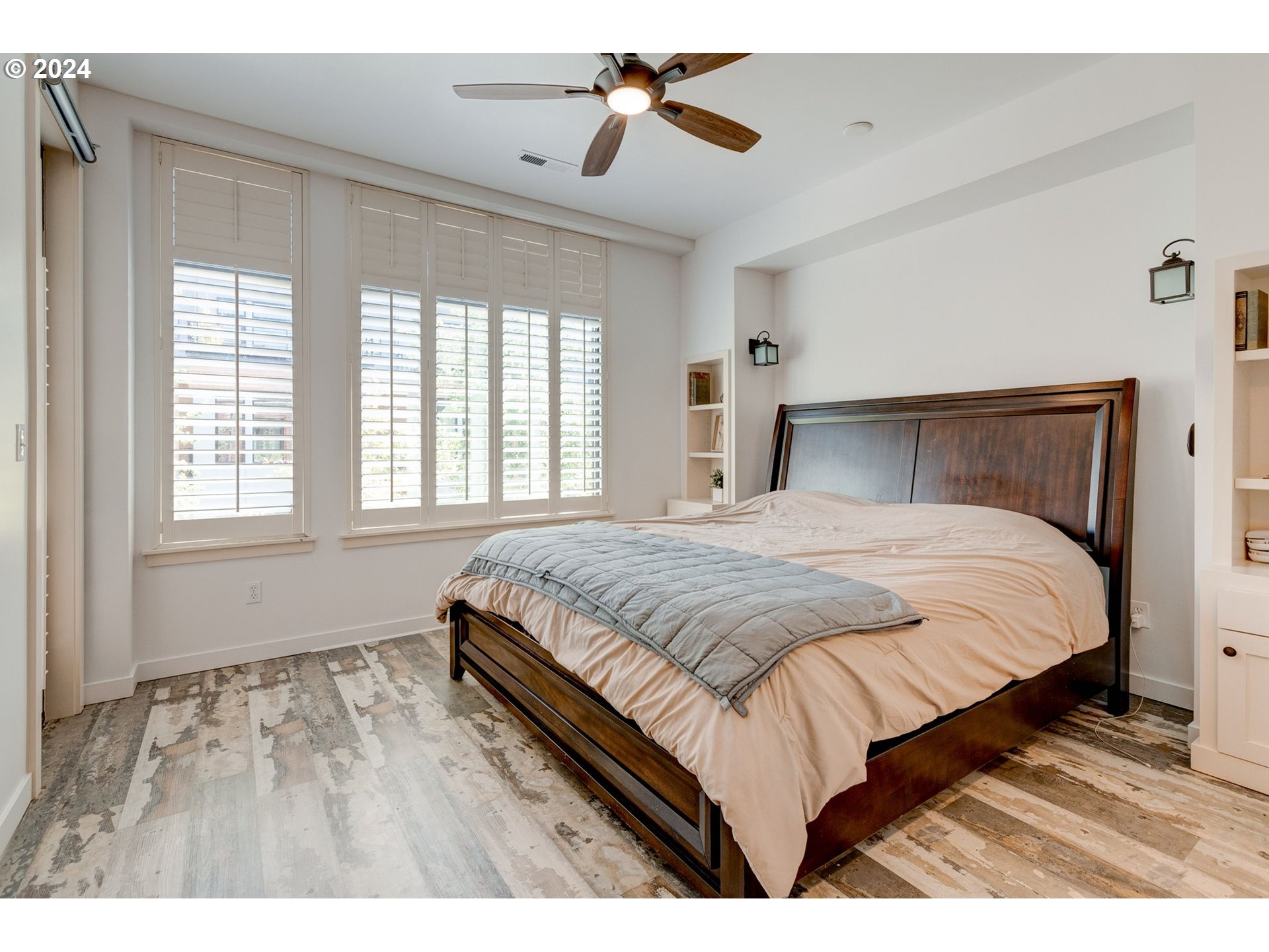 1704 NW RIVERSCAPE ST