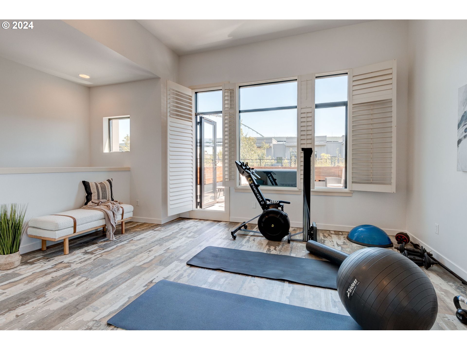 1704 NW RIVERSCAPE ST