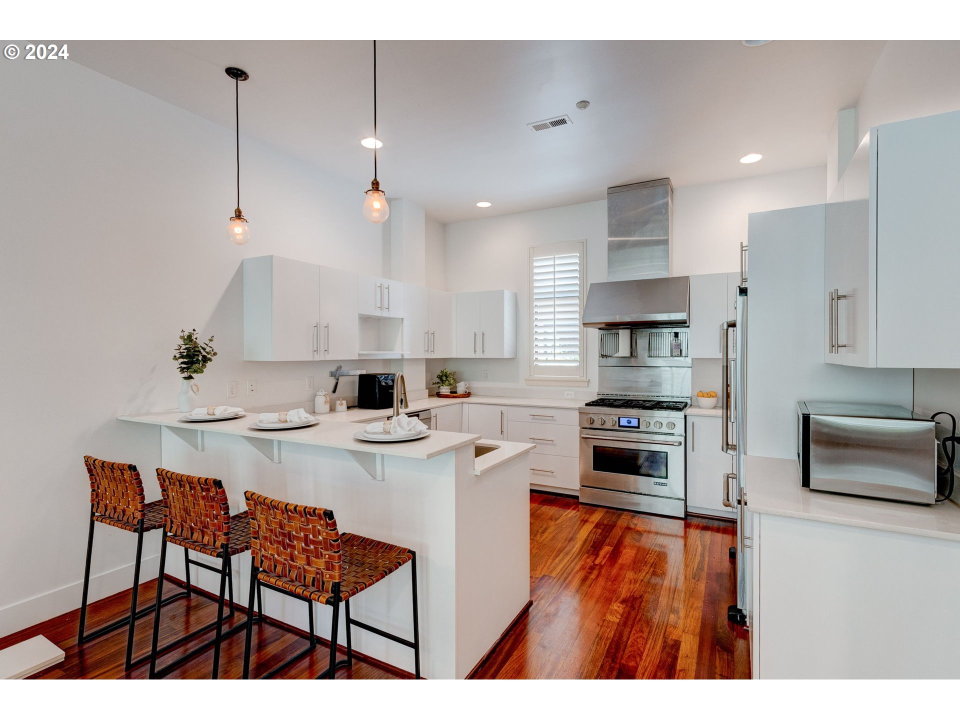 1704 NW RIVERSCAPE ST