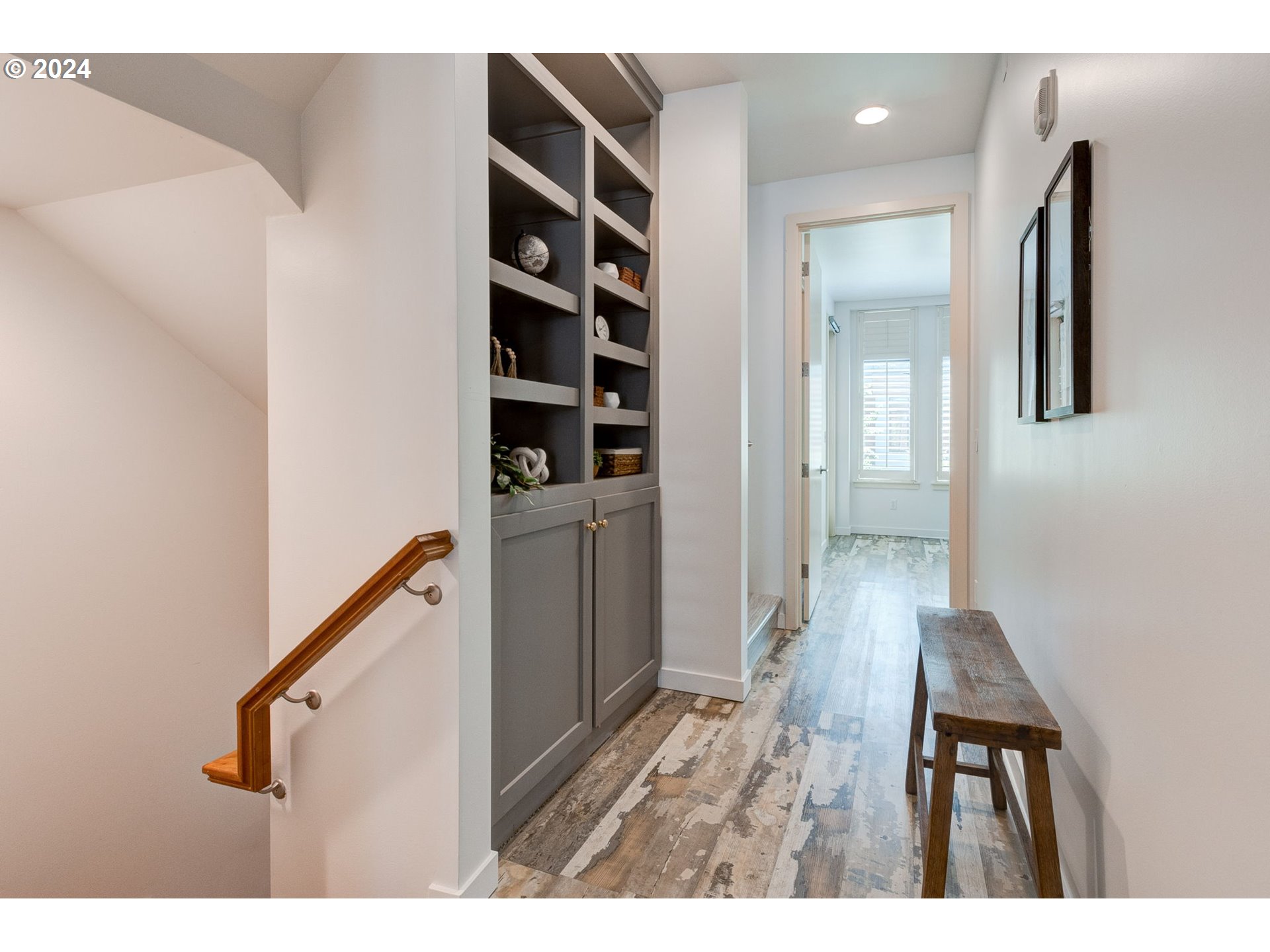 1704 NW RIVERSCAPE ST