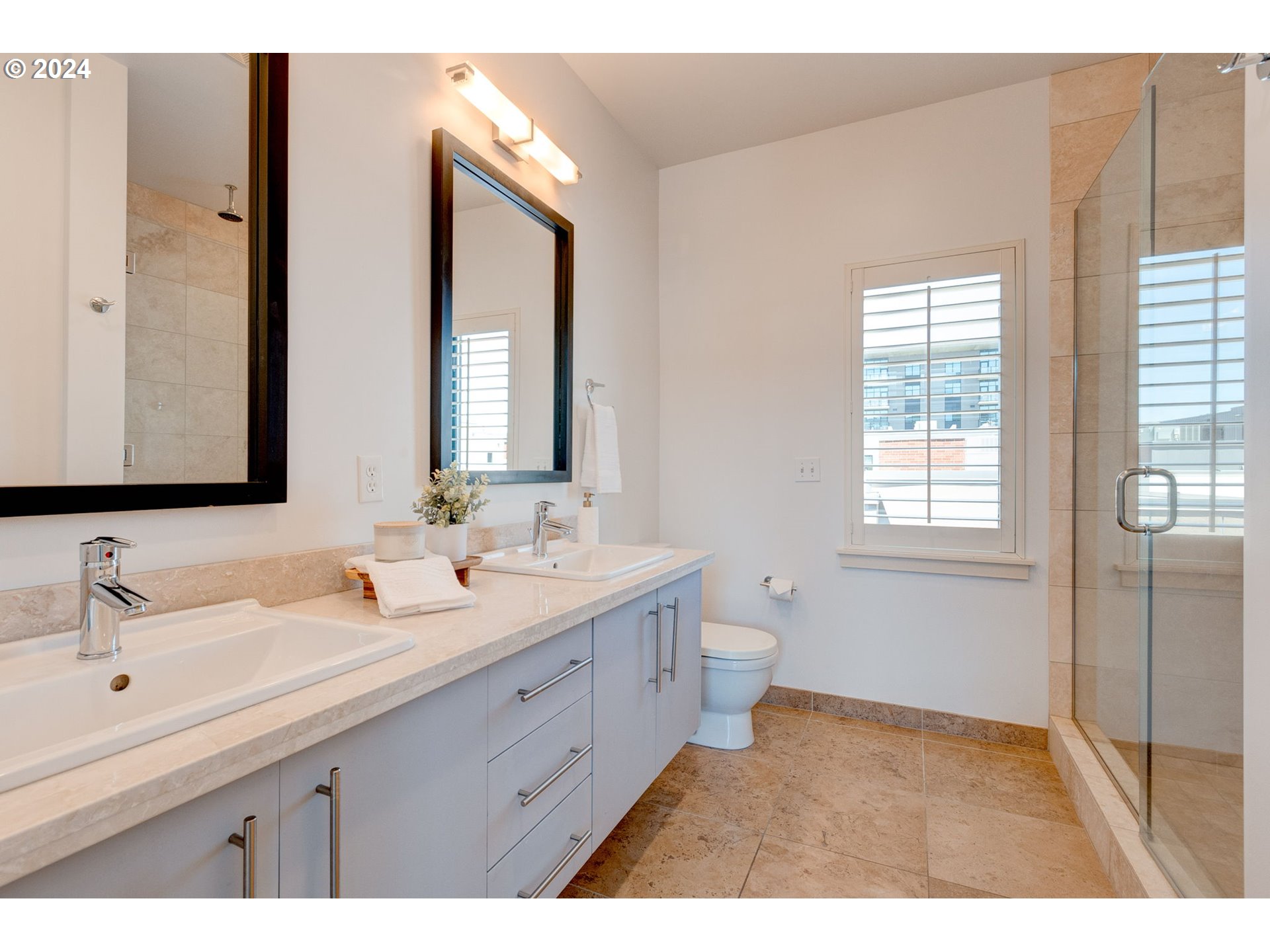 1704 NW RIVERSCAPE ST