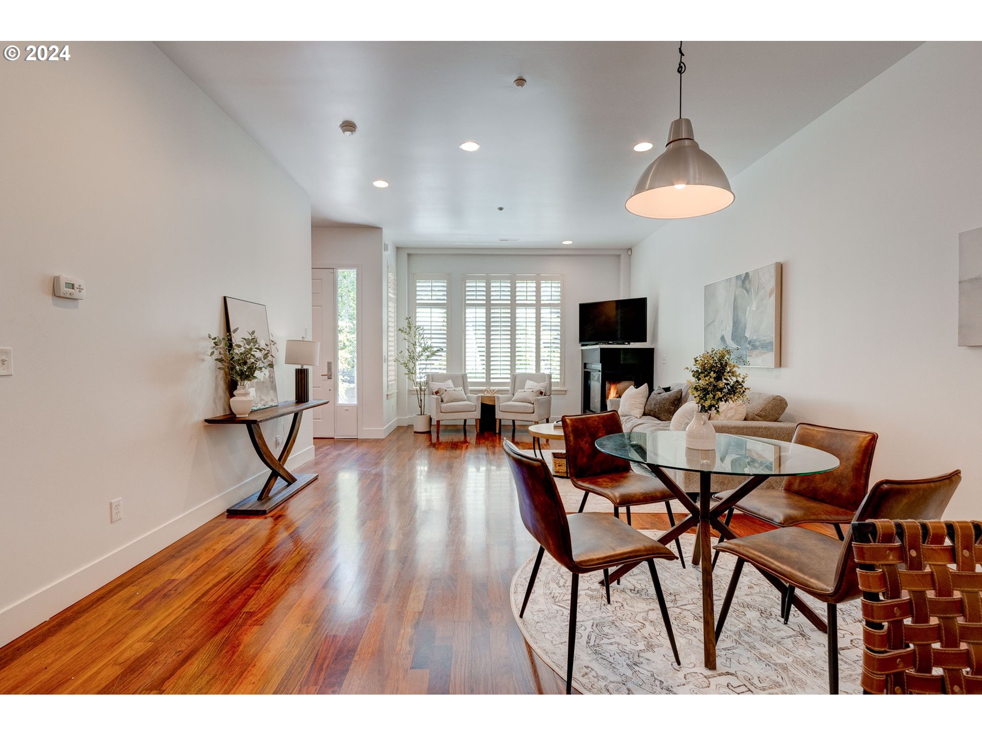 1704 NW RIVERSCAPE ST