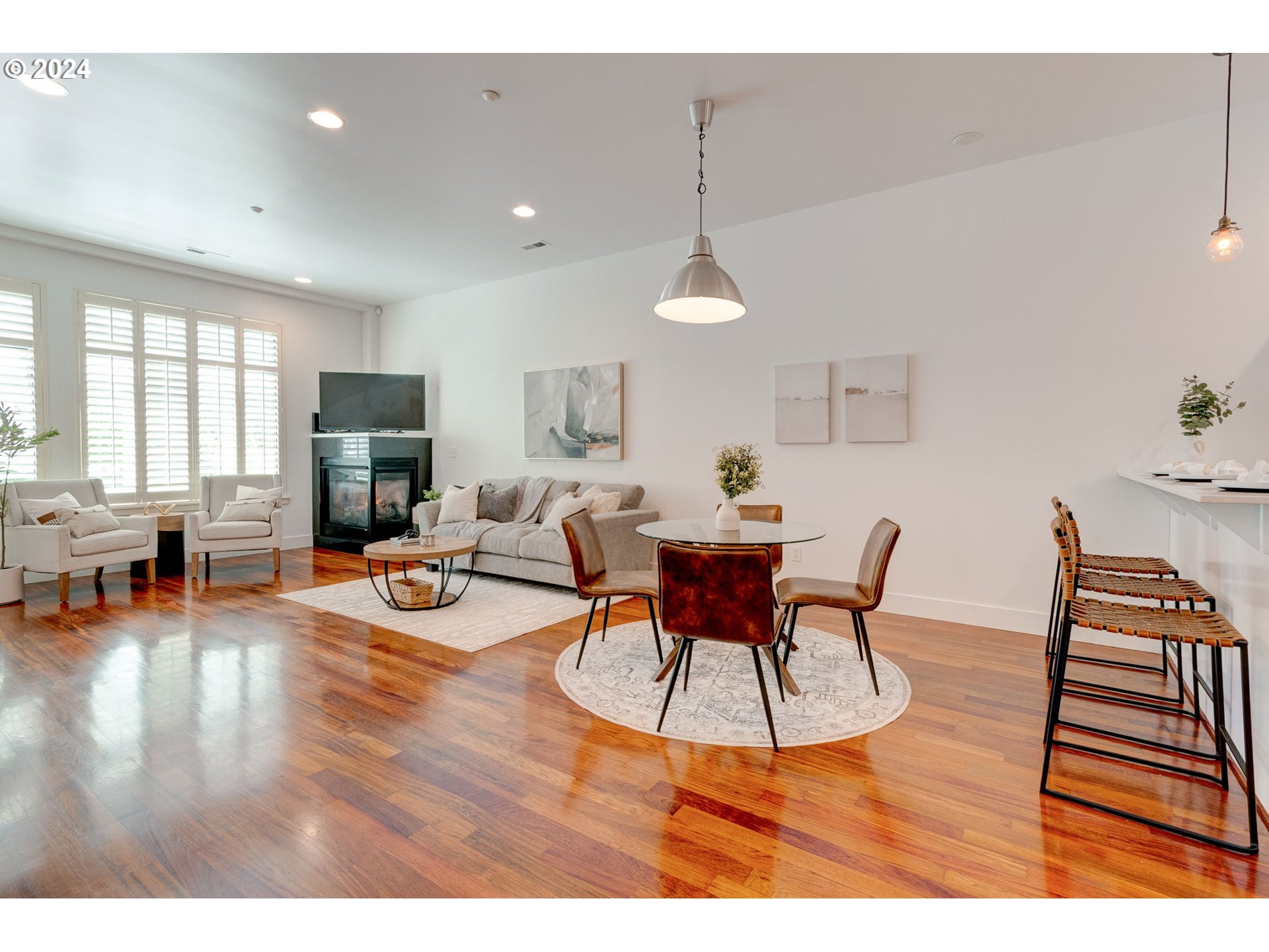 1704 NW RIVERSCAPE ST