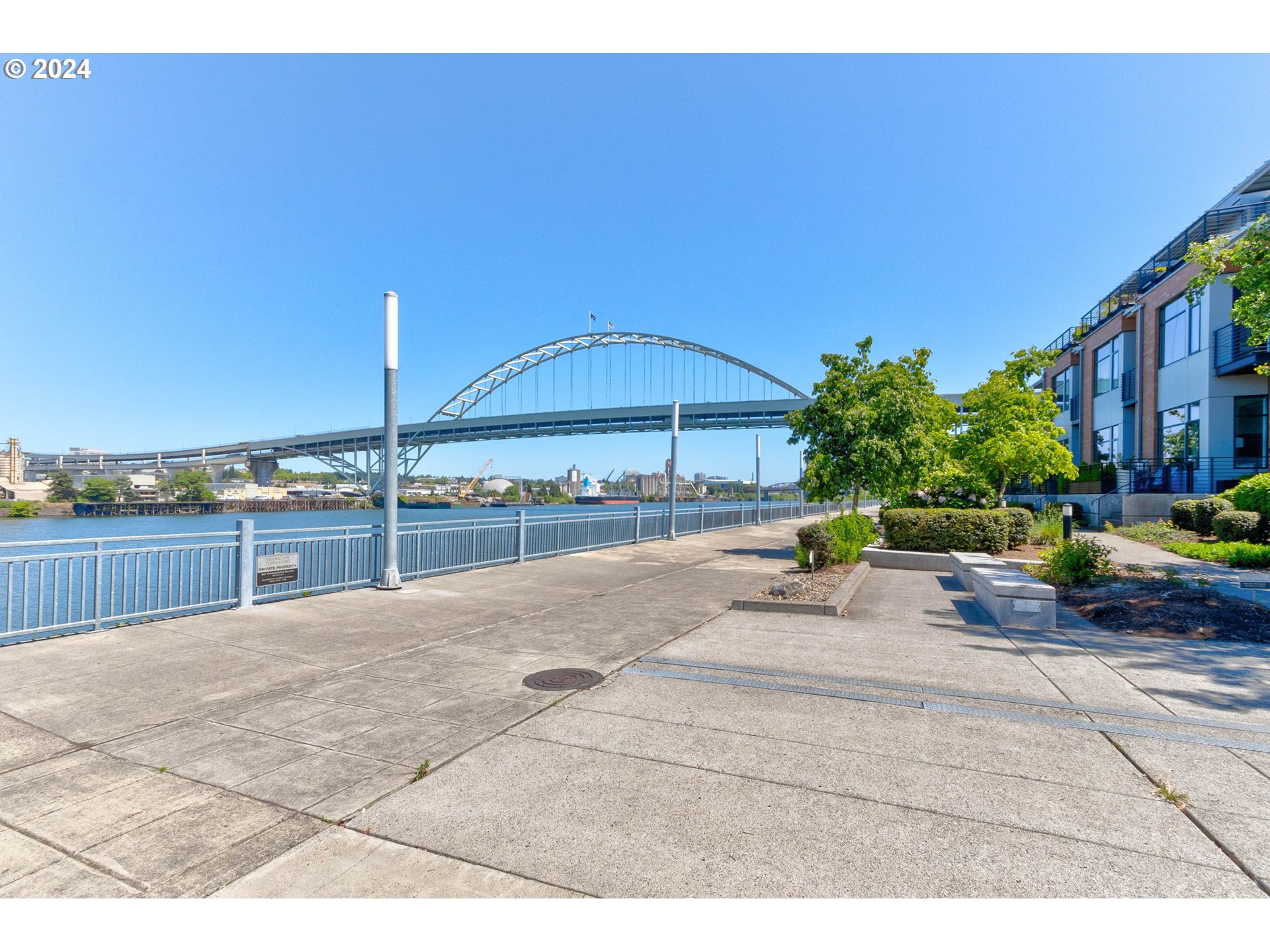 1704 NW RIVERSCAPE ST