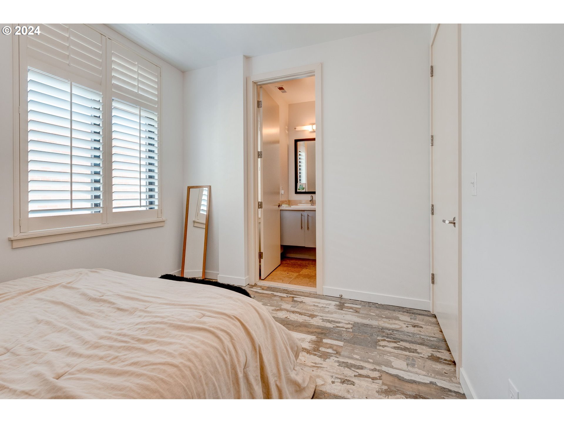 1704 NW RIVERSCAPE ST